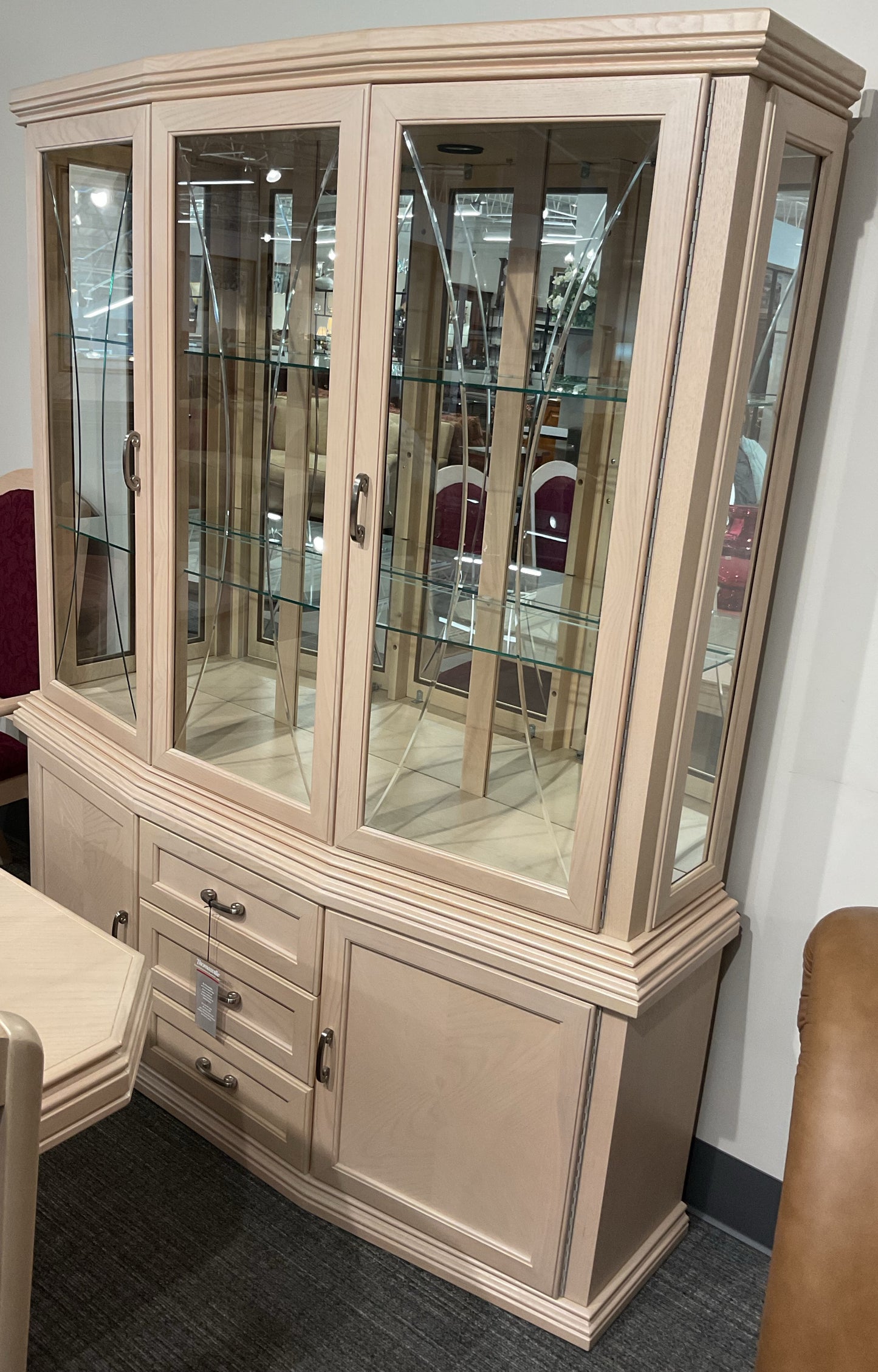 Pearl Thomasville China Cabinet