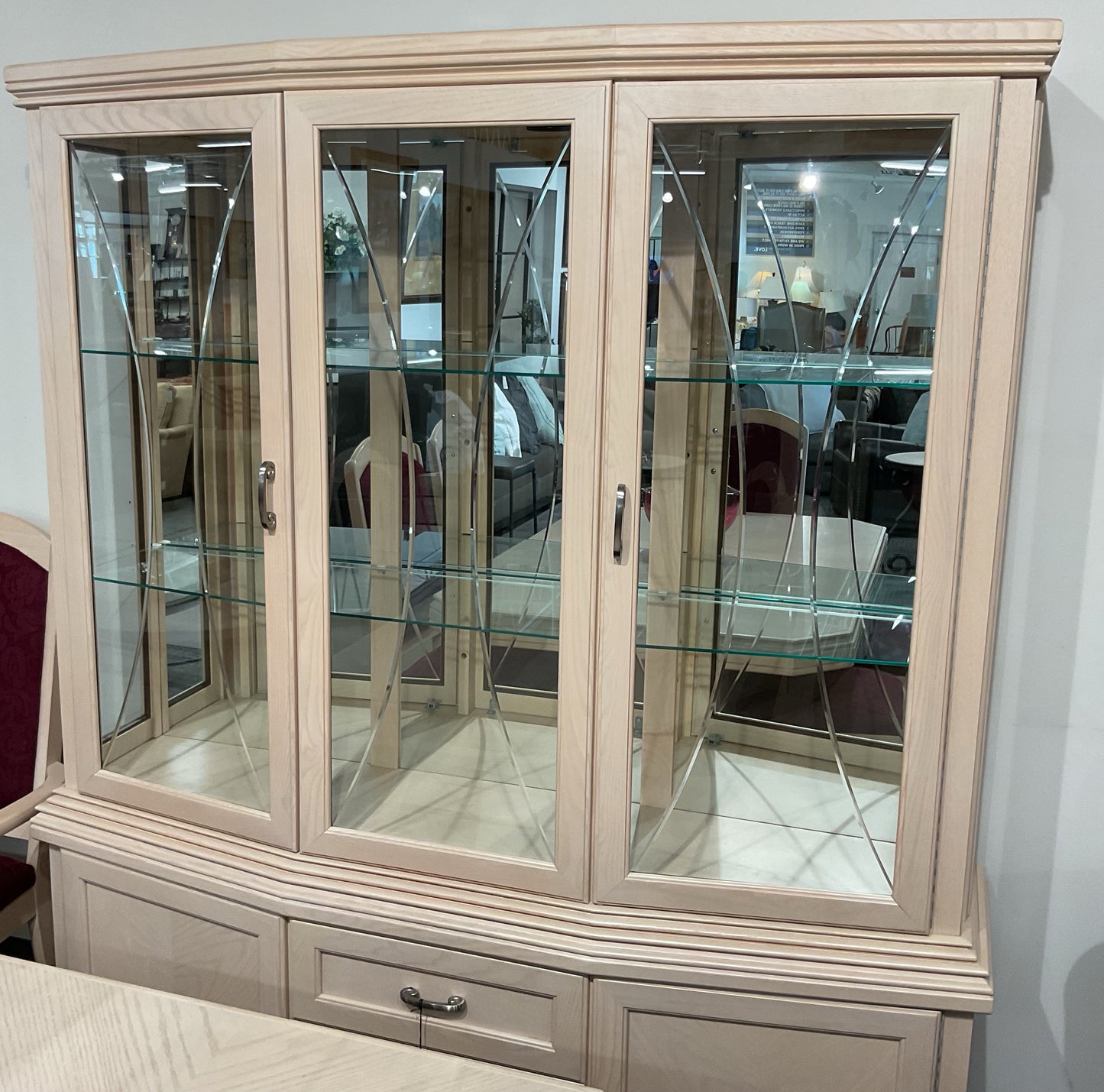 Pearl Thomasville China Cabinet