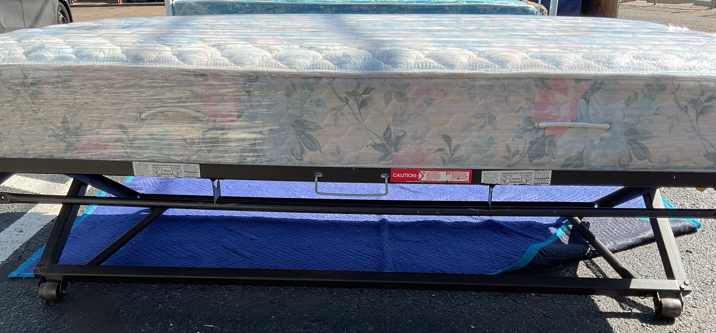 Metal Pop up with Twin Day Bed (B159)
