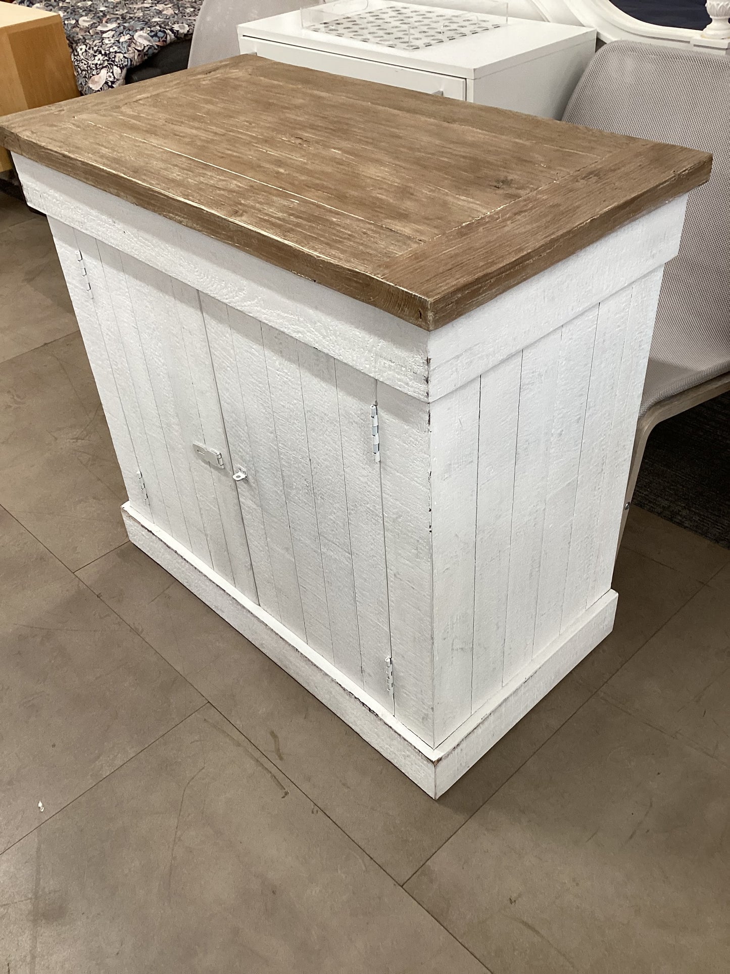 Country Club Cabinet