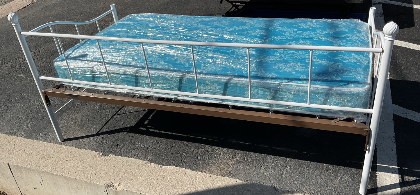 White Frame with Twin Day Bed (B158)