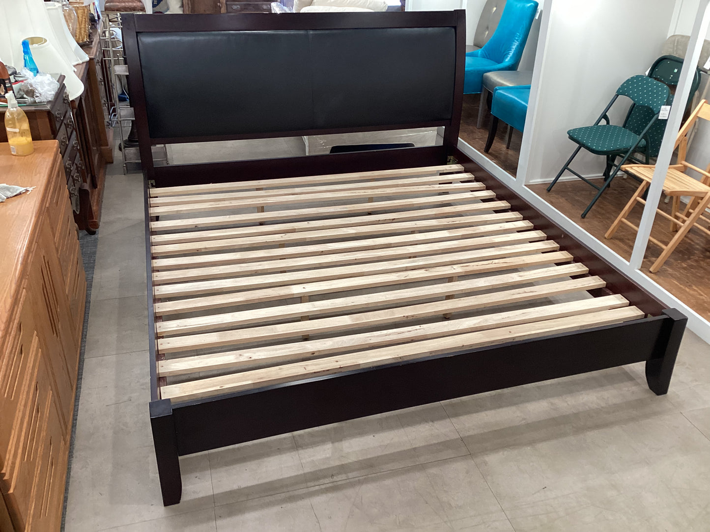 King Sized Cherry Wood and Leather Bed Frame (B175)