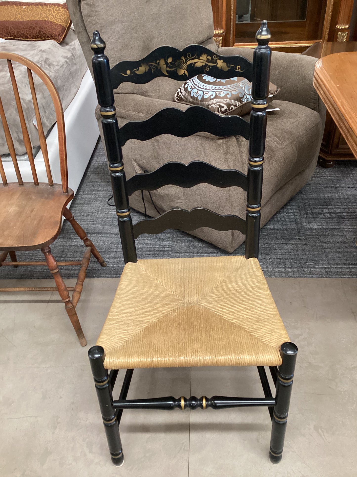 Colonial Ladderback Chair