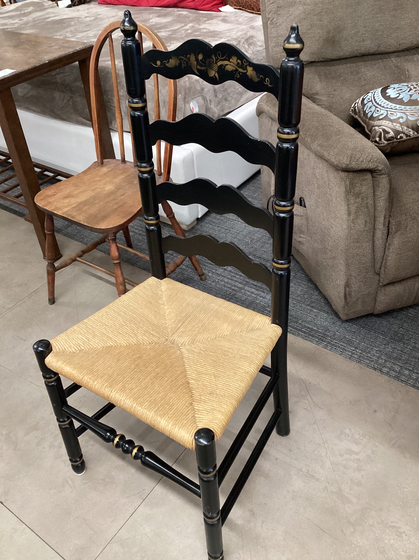 Colonial Ladderback Chair