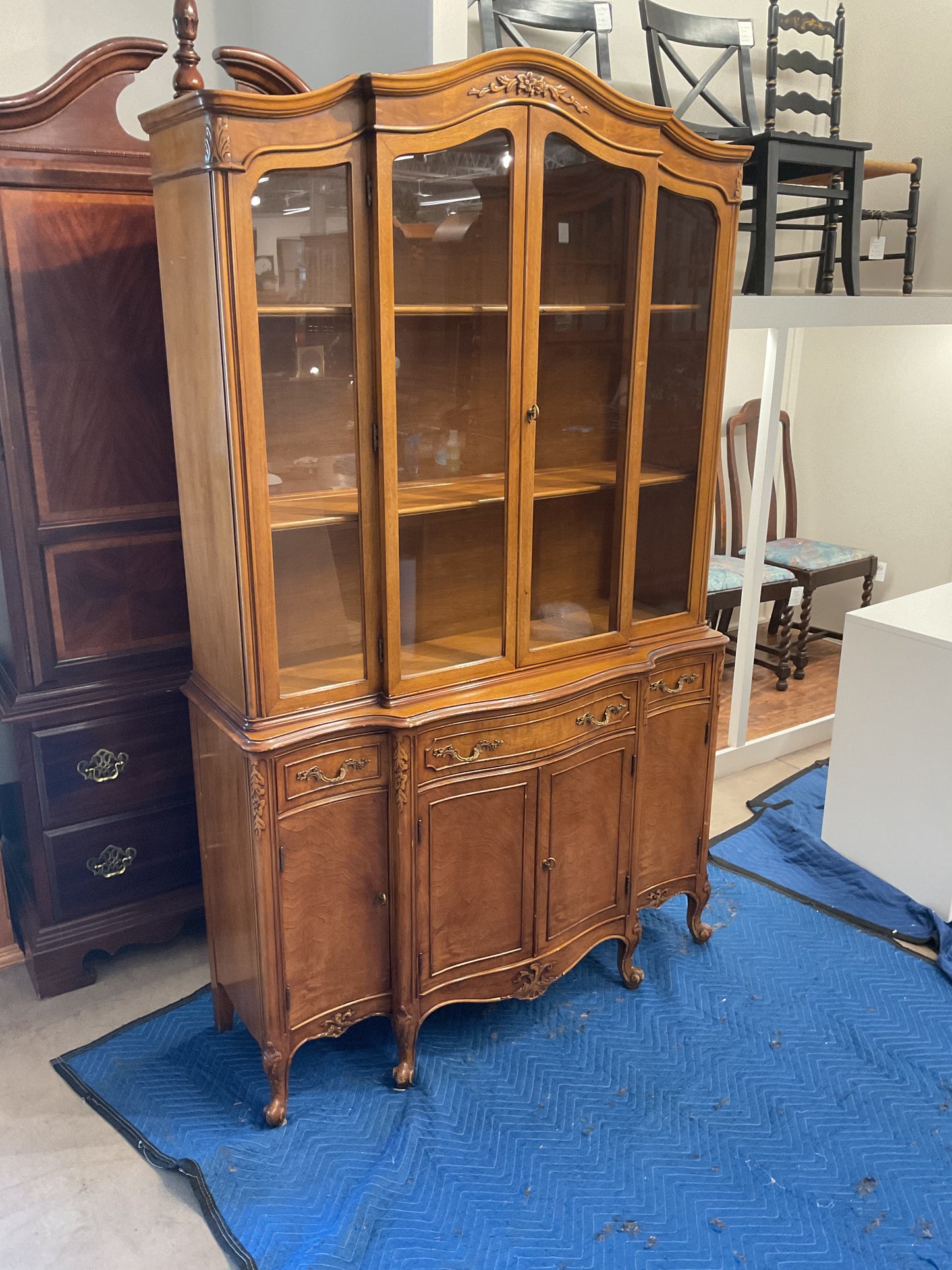 1 Piece Flower Cabinet