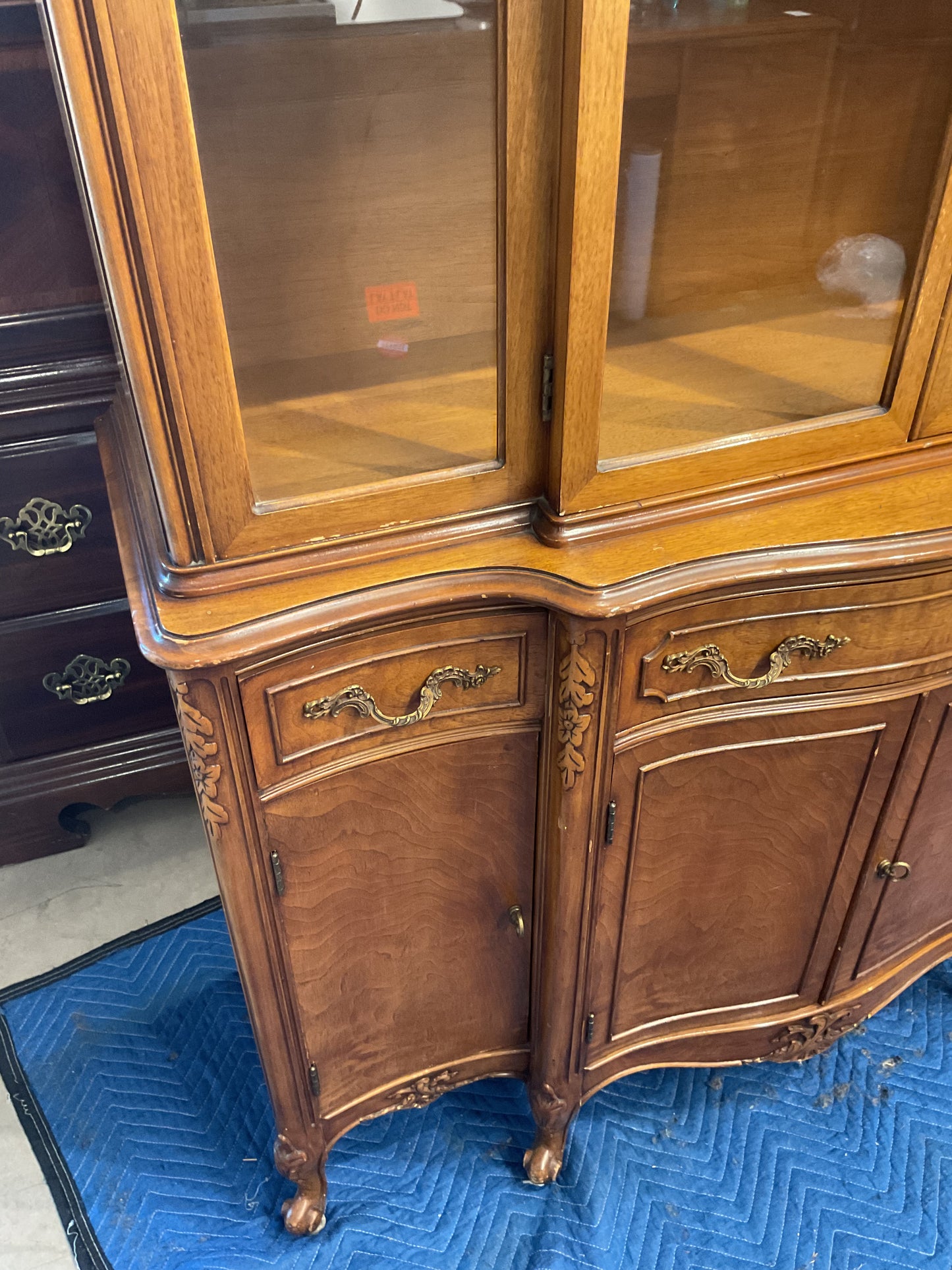1 Piece Flower Cabinet