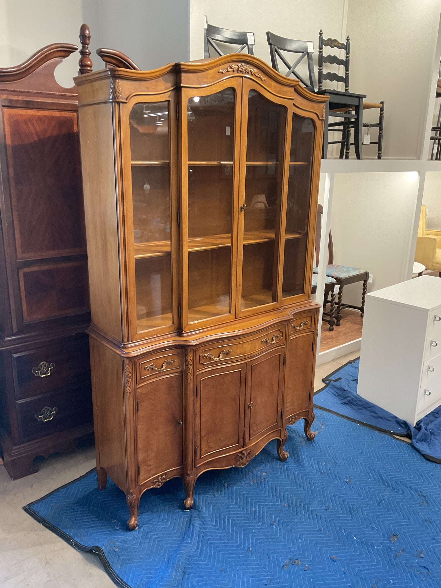 1 Piece Flower Cabinet