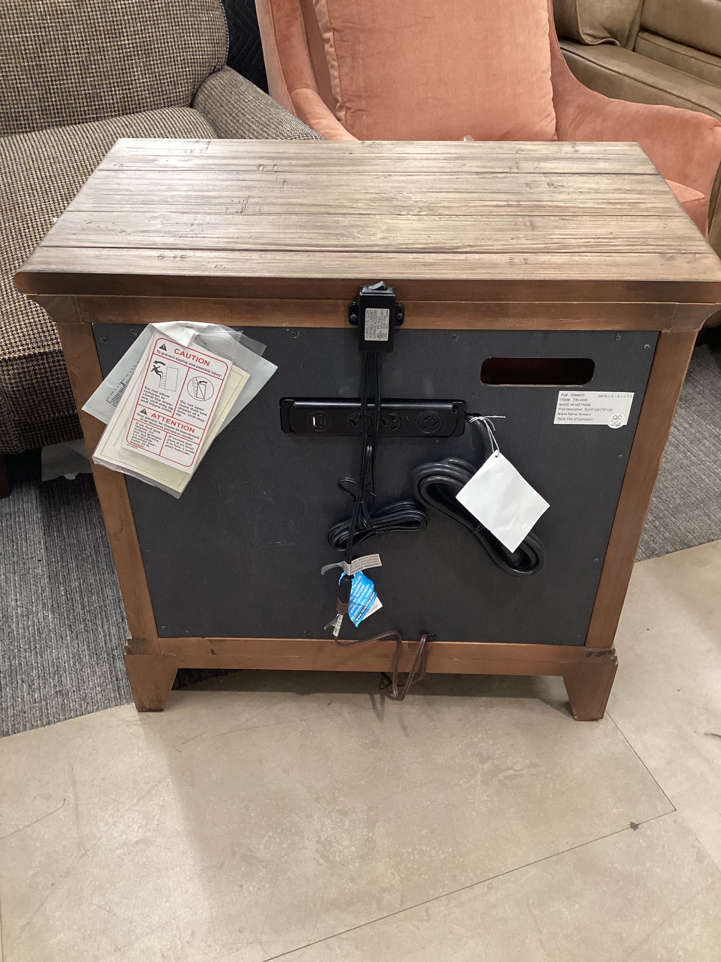 Kincaid Outlet Nightstand
