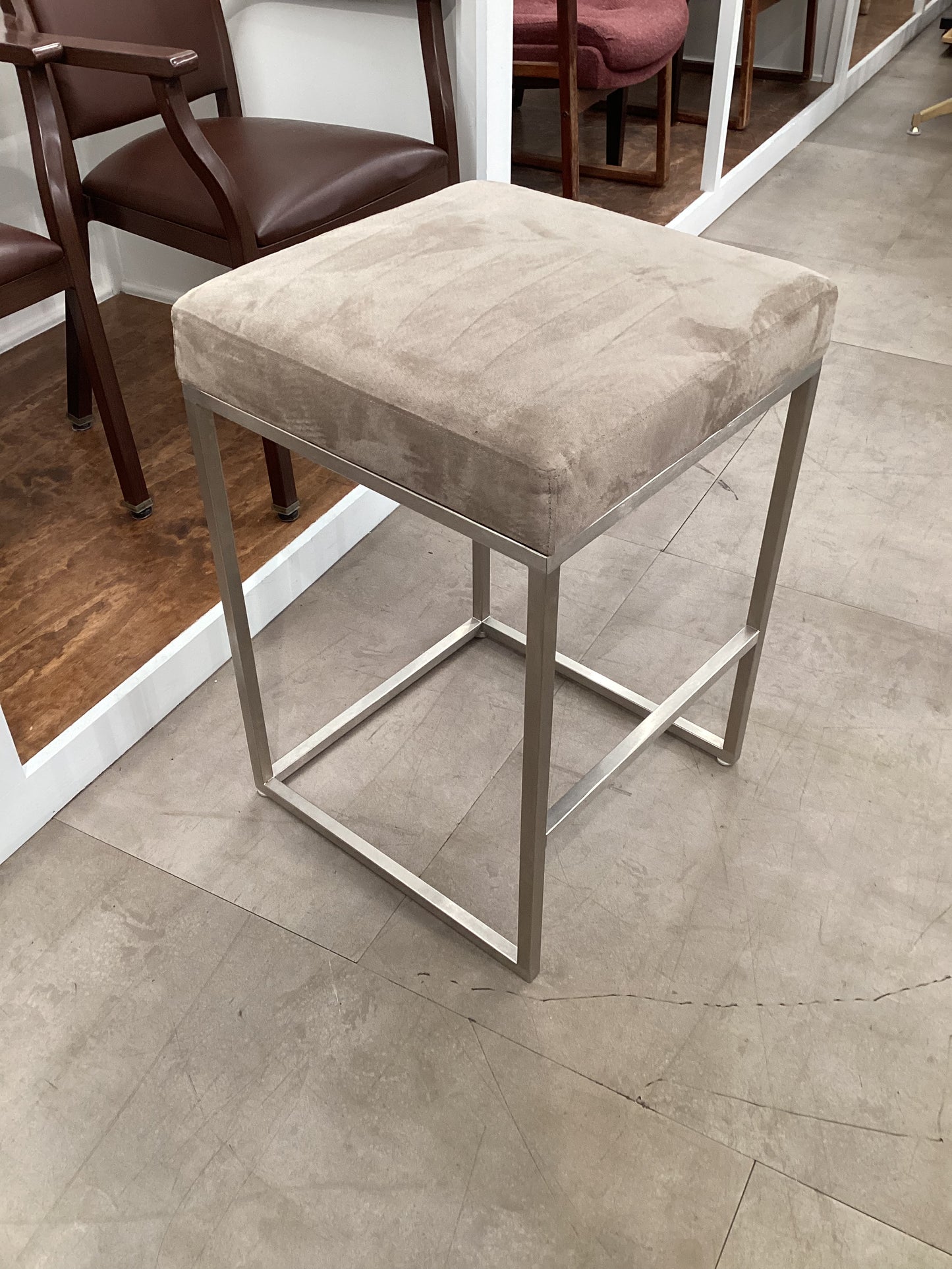 HW Barstool