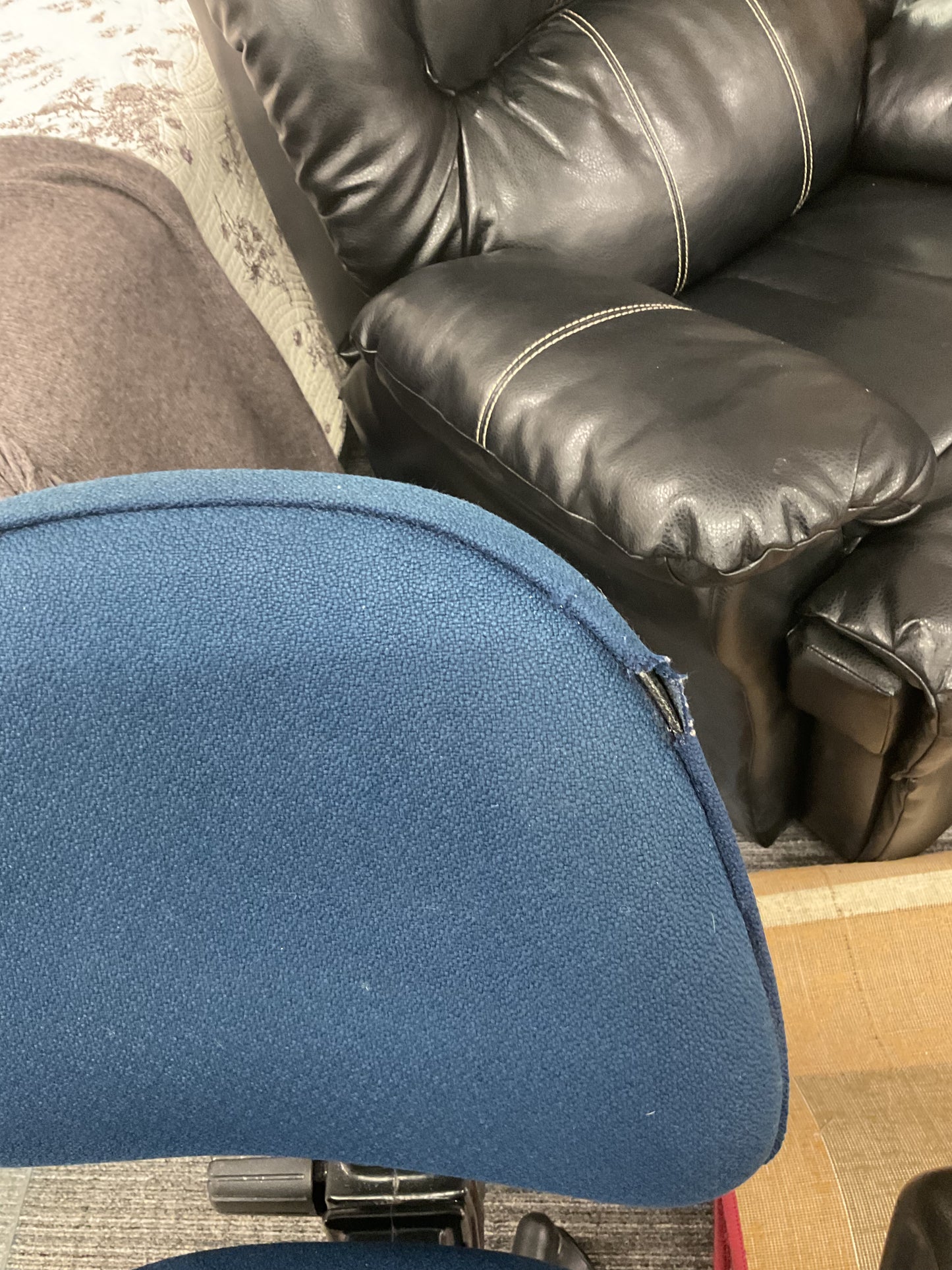 Blue Rolli Chair