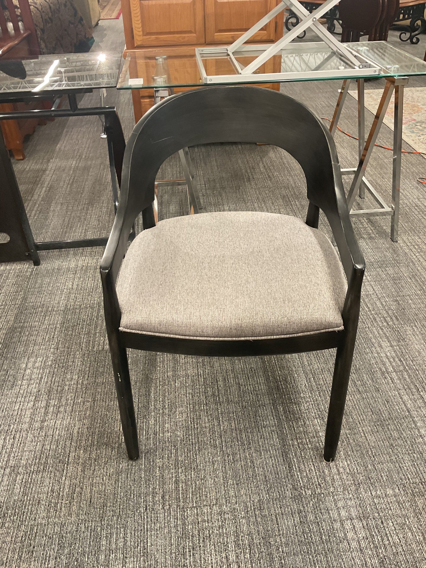 Black & Round Chair