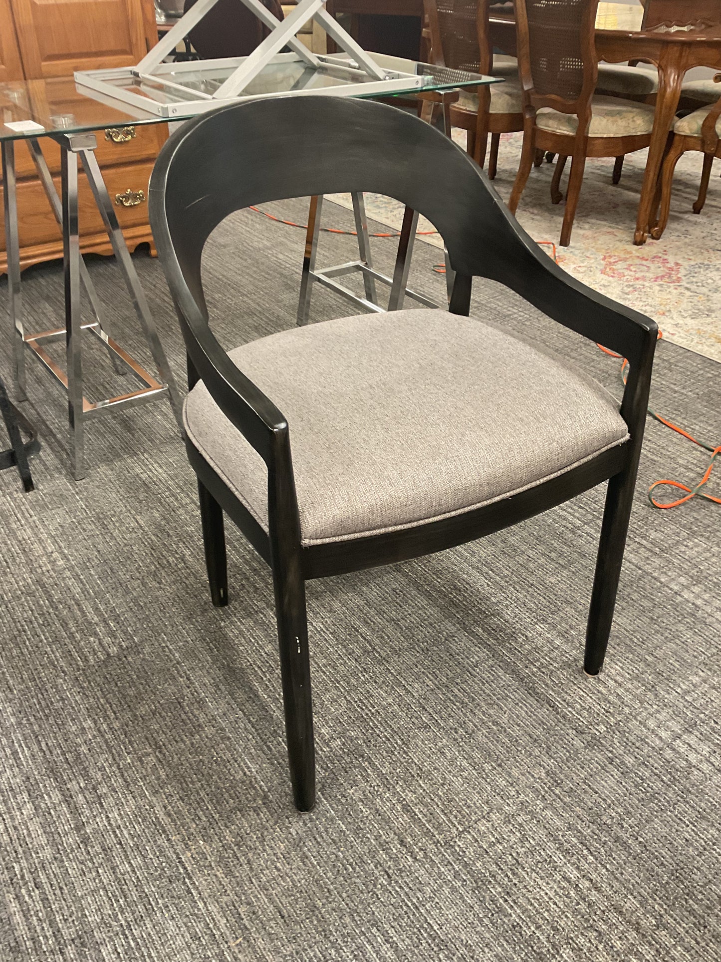 Black & Round Chair
