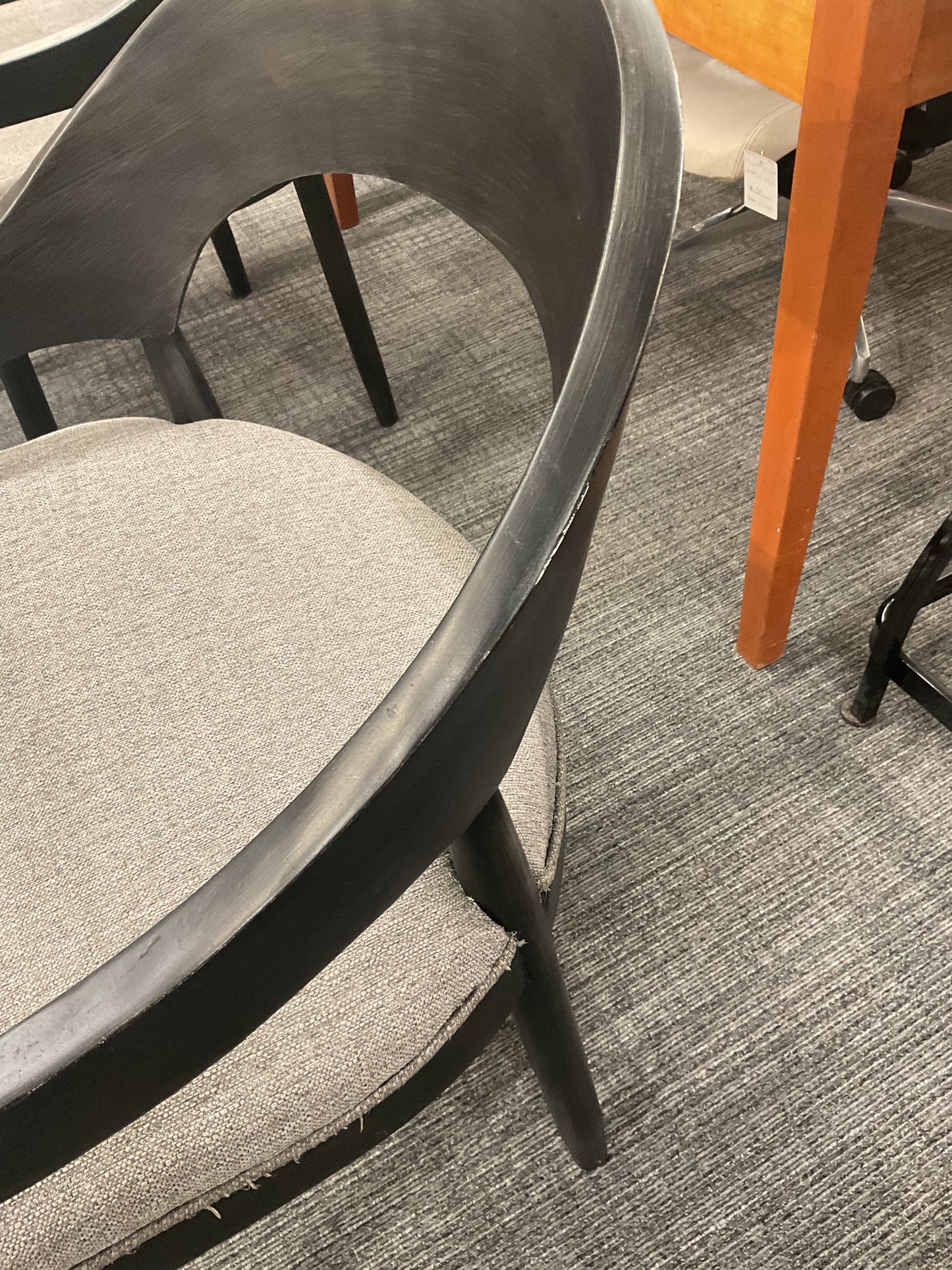 Black & Round Chair