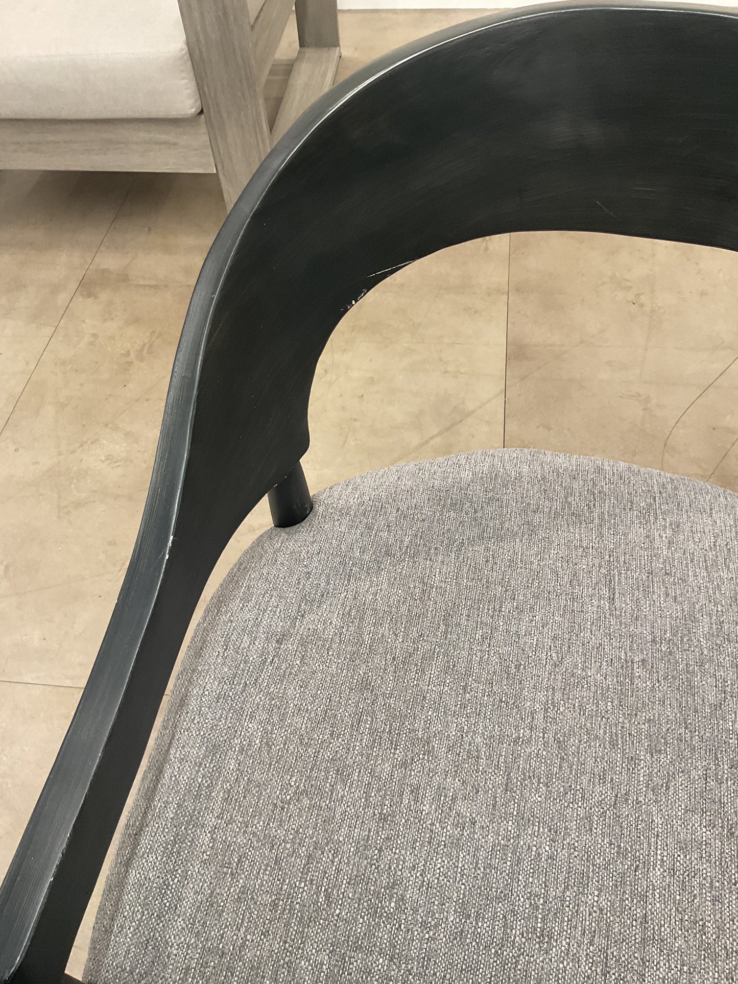 Black & Round Chair