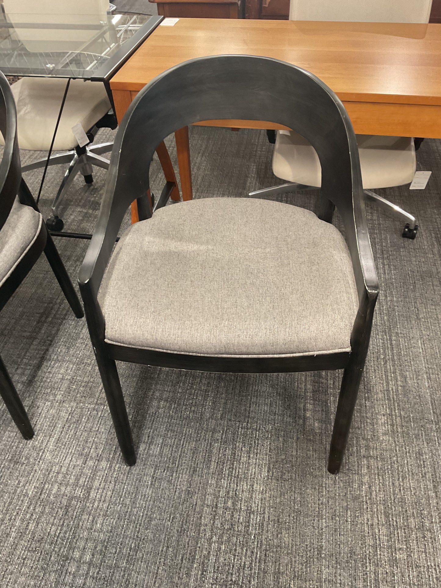 Black & Round Chair