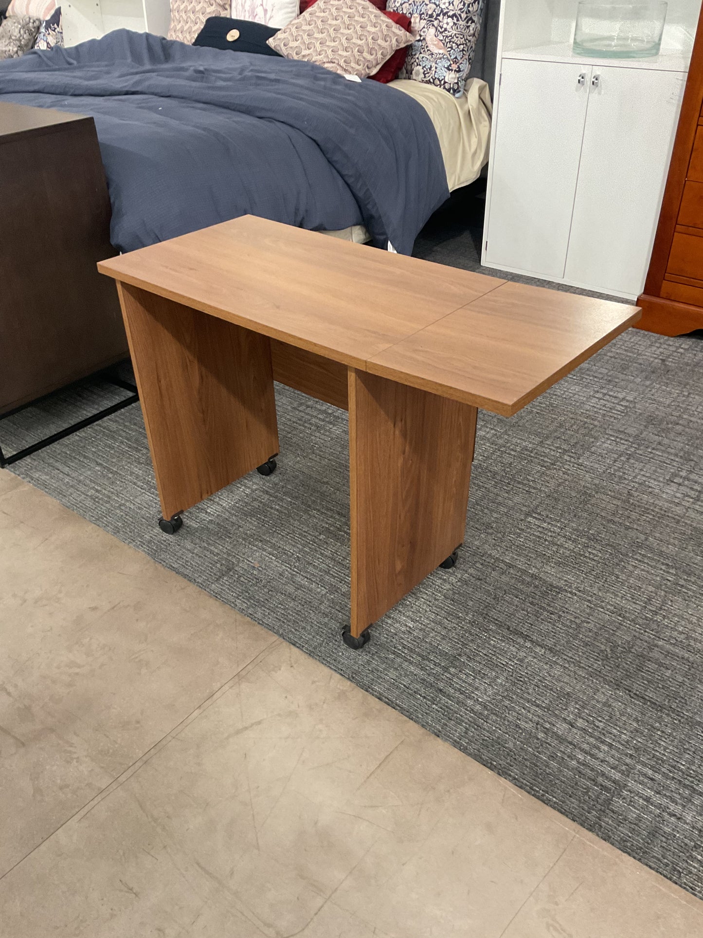 Wing Desk