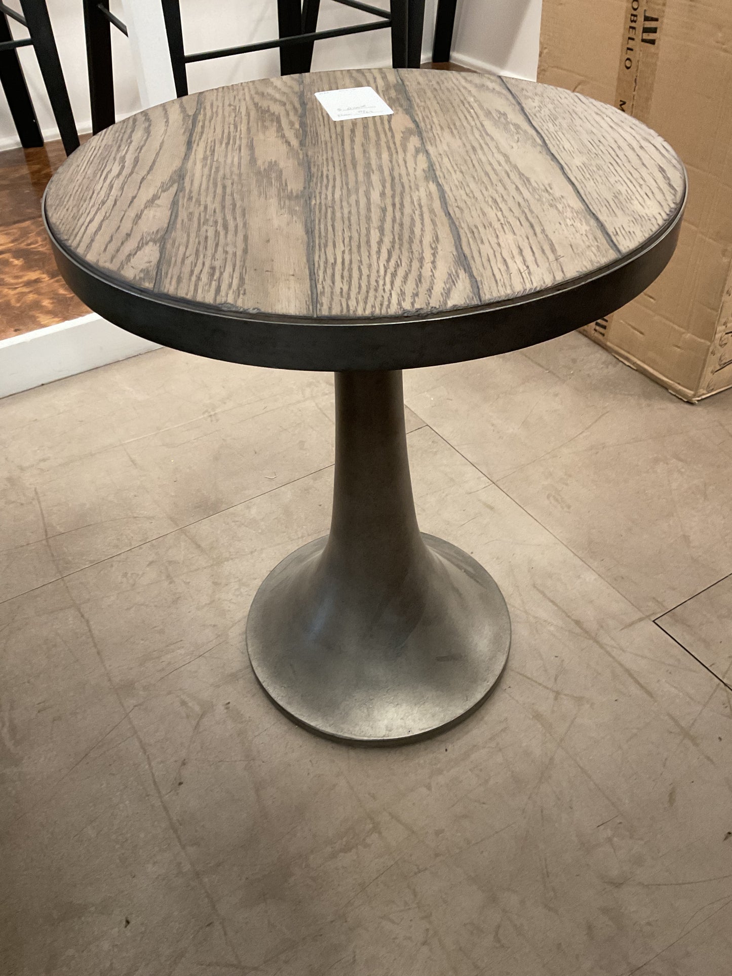 Hammary Round Table