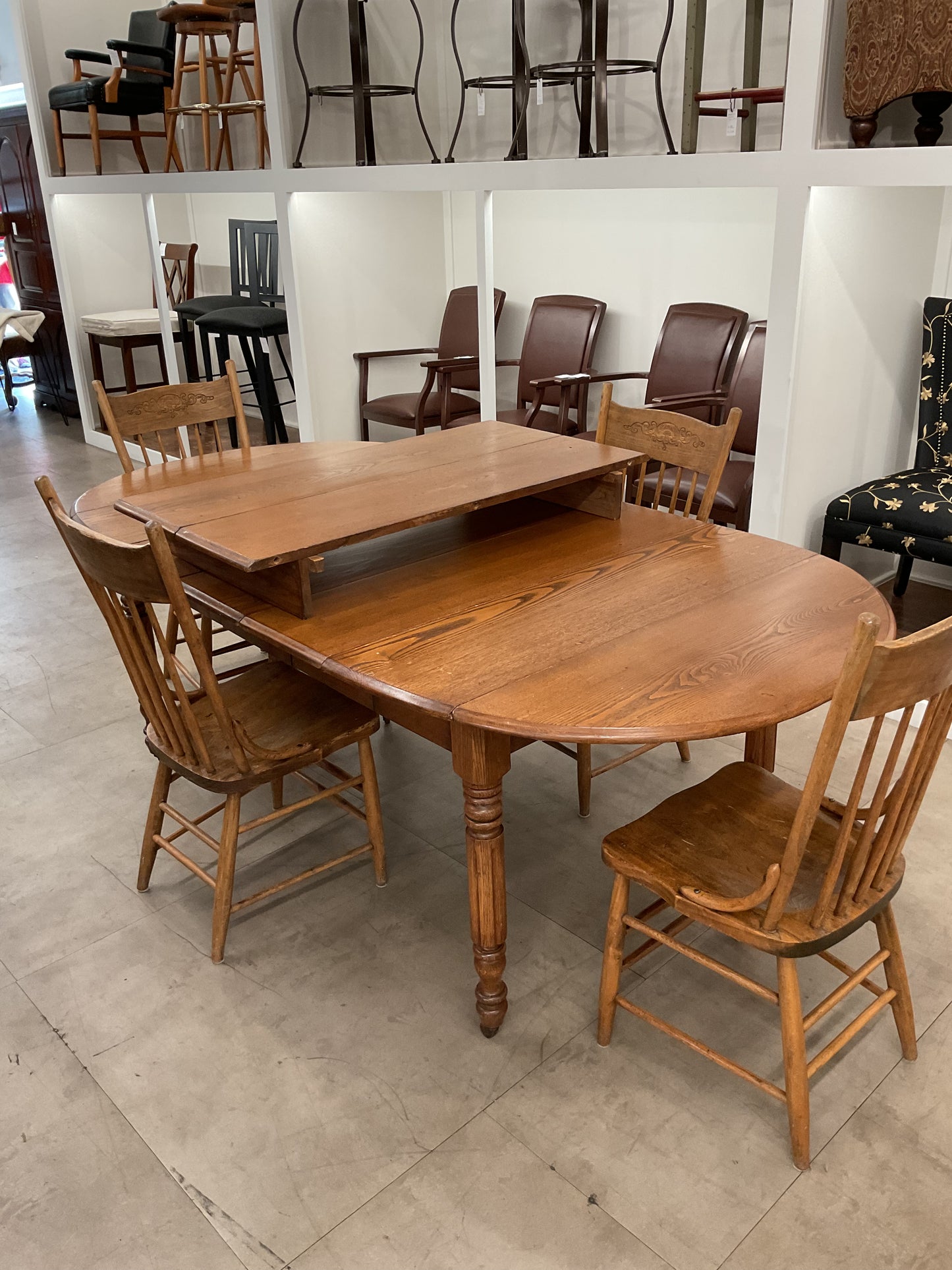Houdini Dining Set