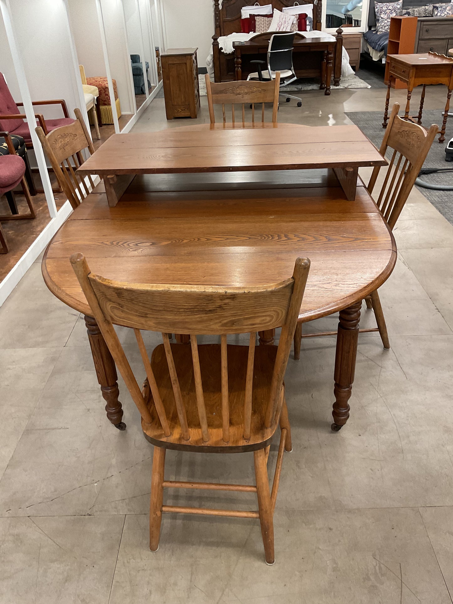 Houdini Dining Set