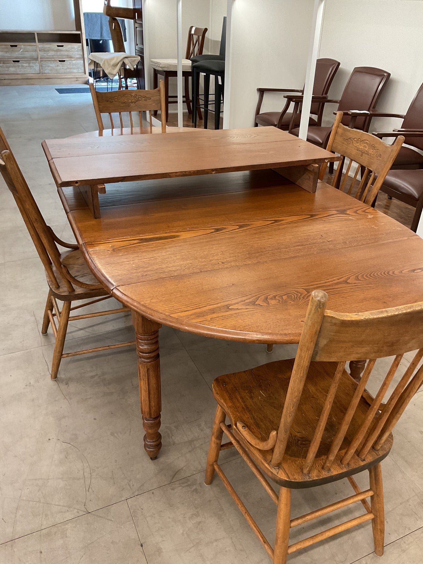 Houdini Dining Set