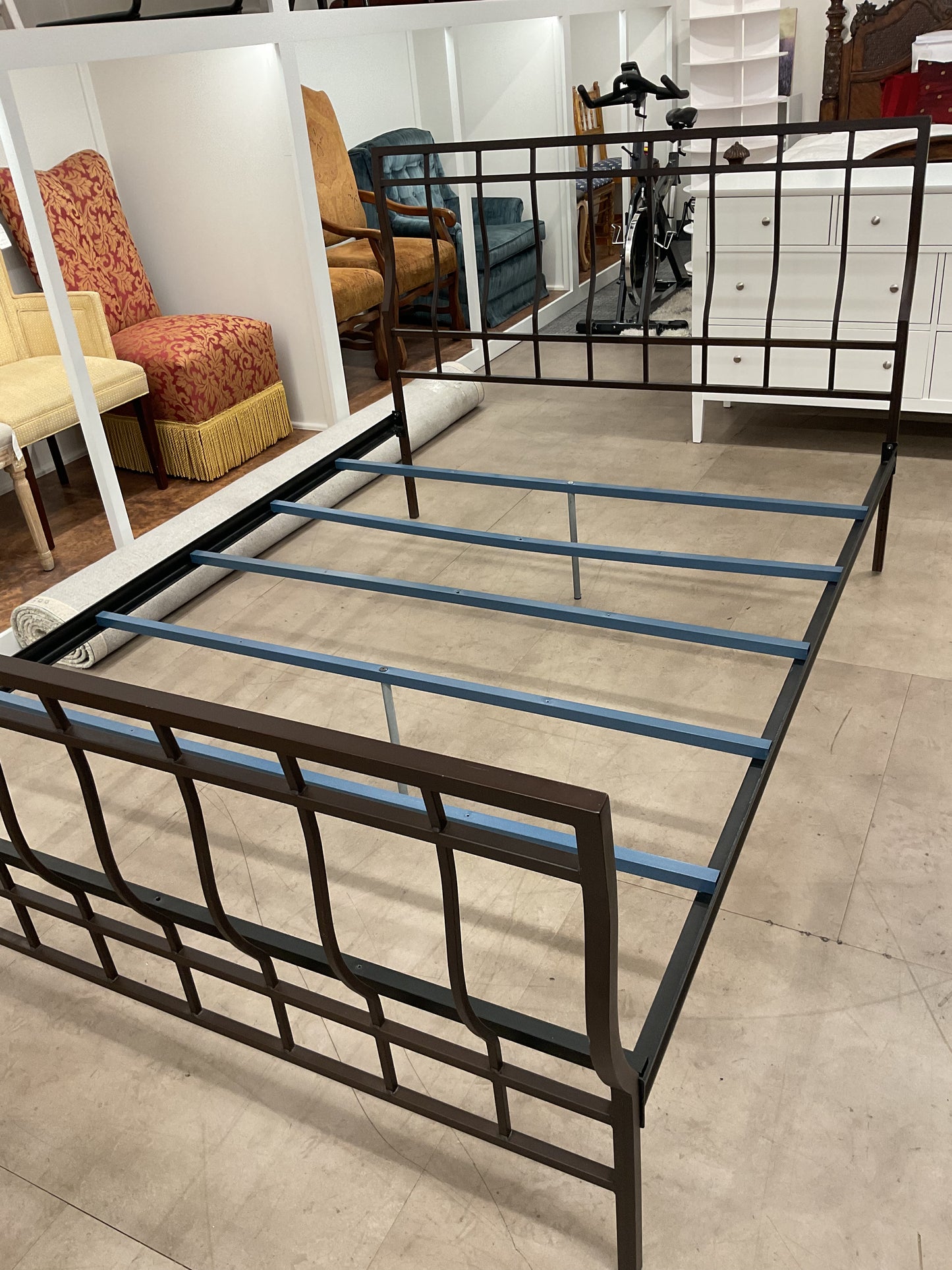 Bent Iron Queen Frame (B265)