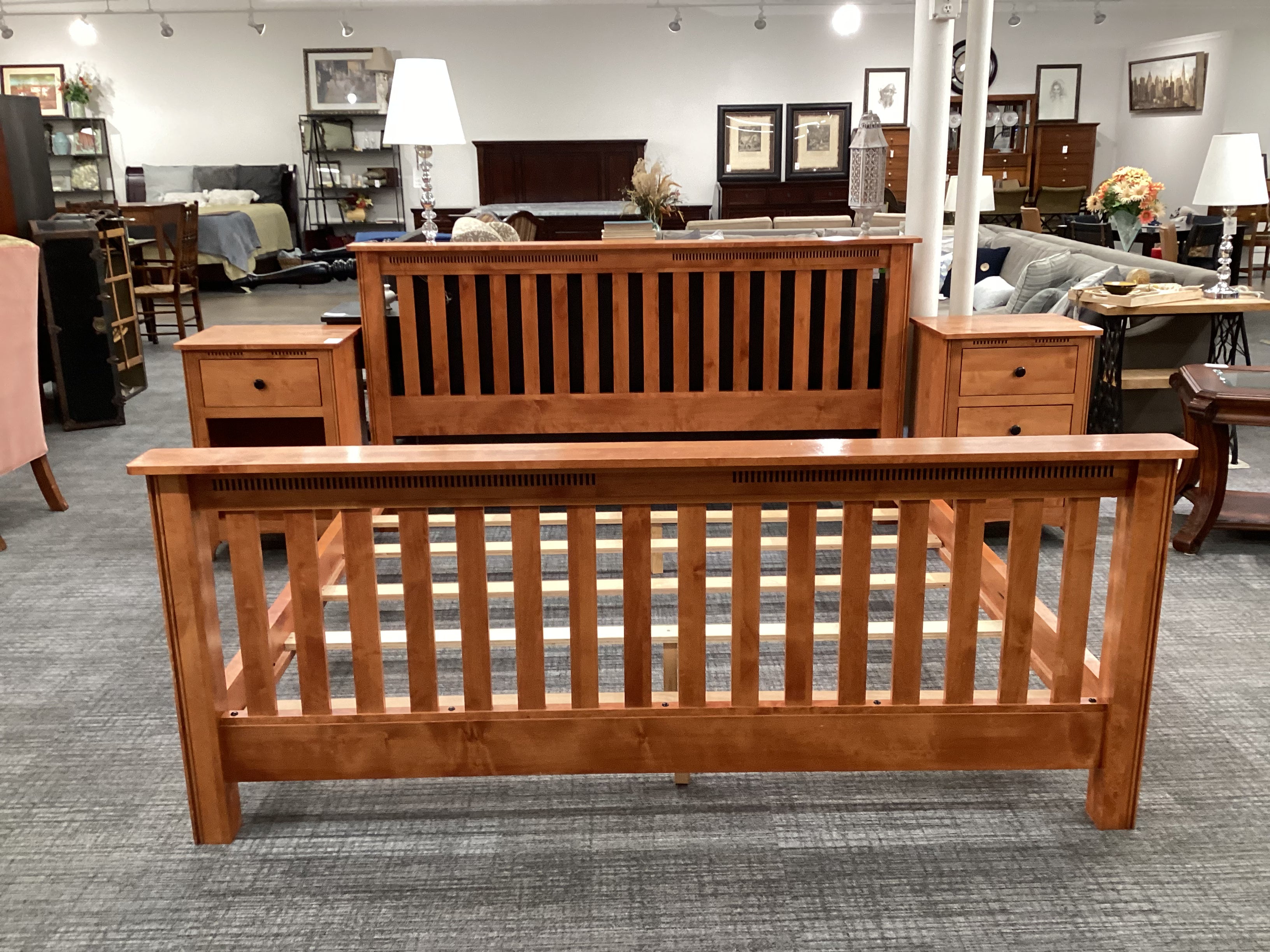 Oak mission style king bed TOSA Furniture Boutique