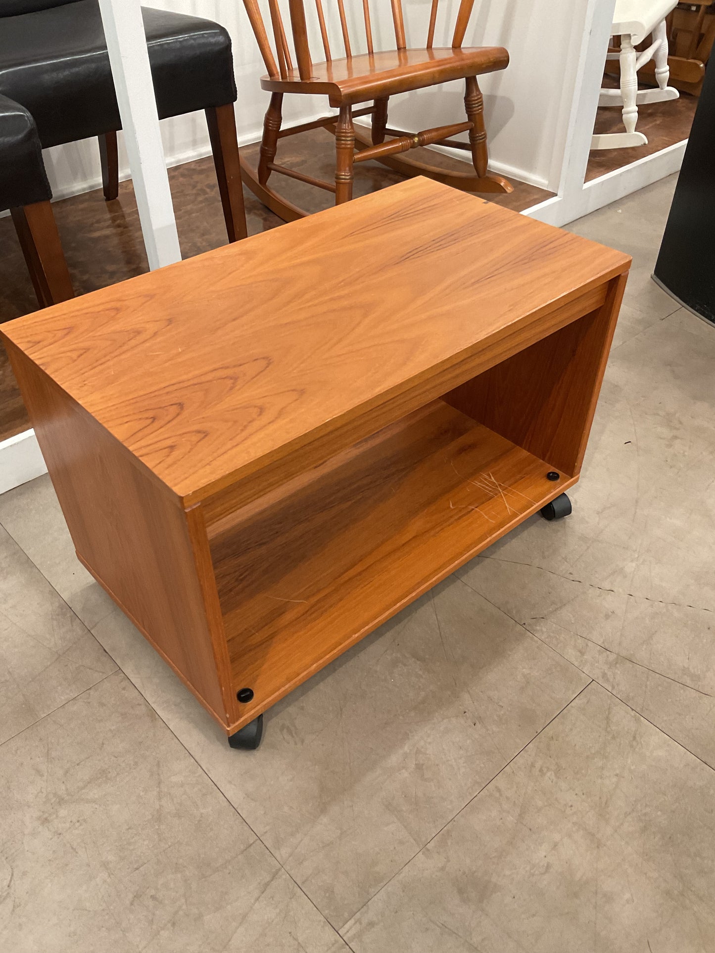 Small Roll Table