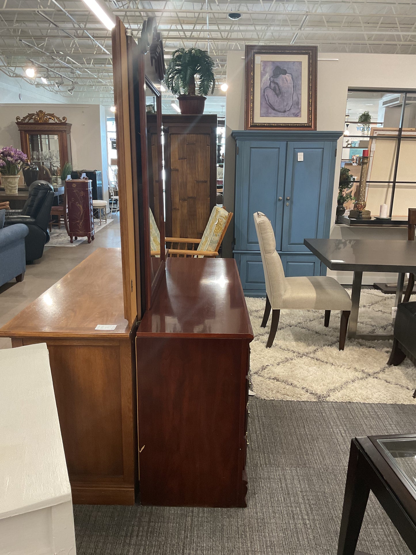 ASU ni Edam dresser and mirror