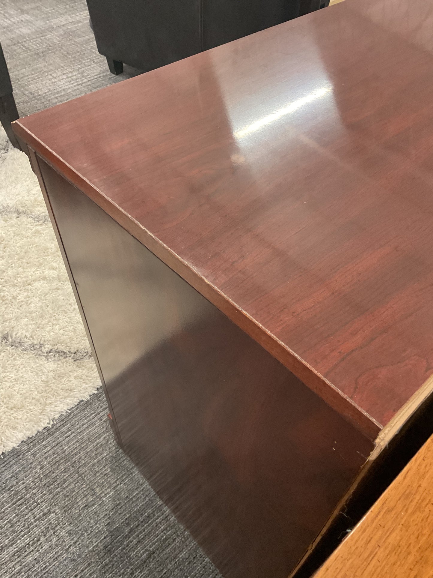 ASU ni Edam dresser and mirror
