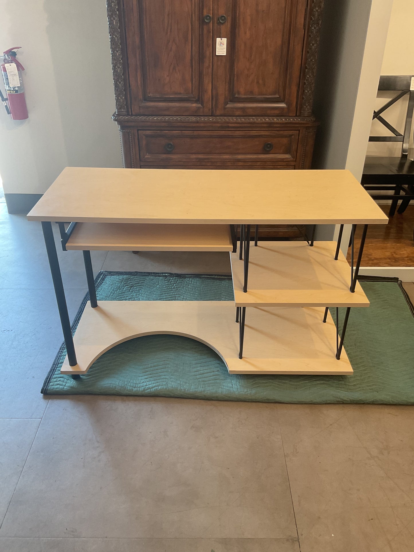 Round Edge Low Desk