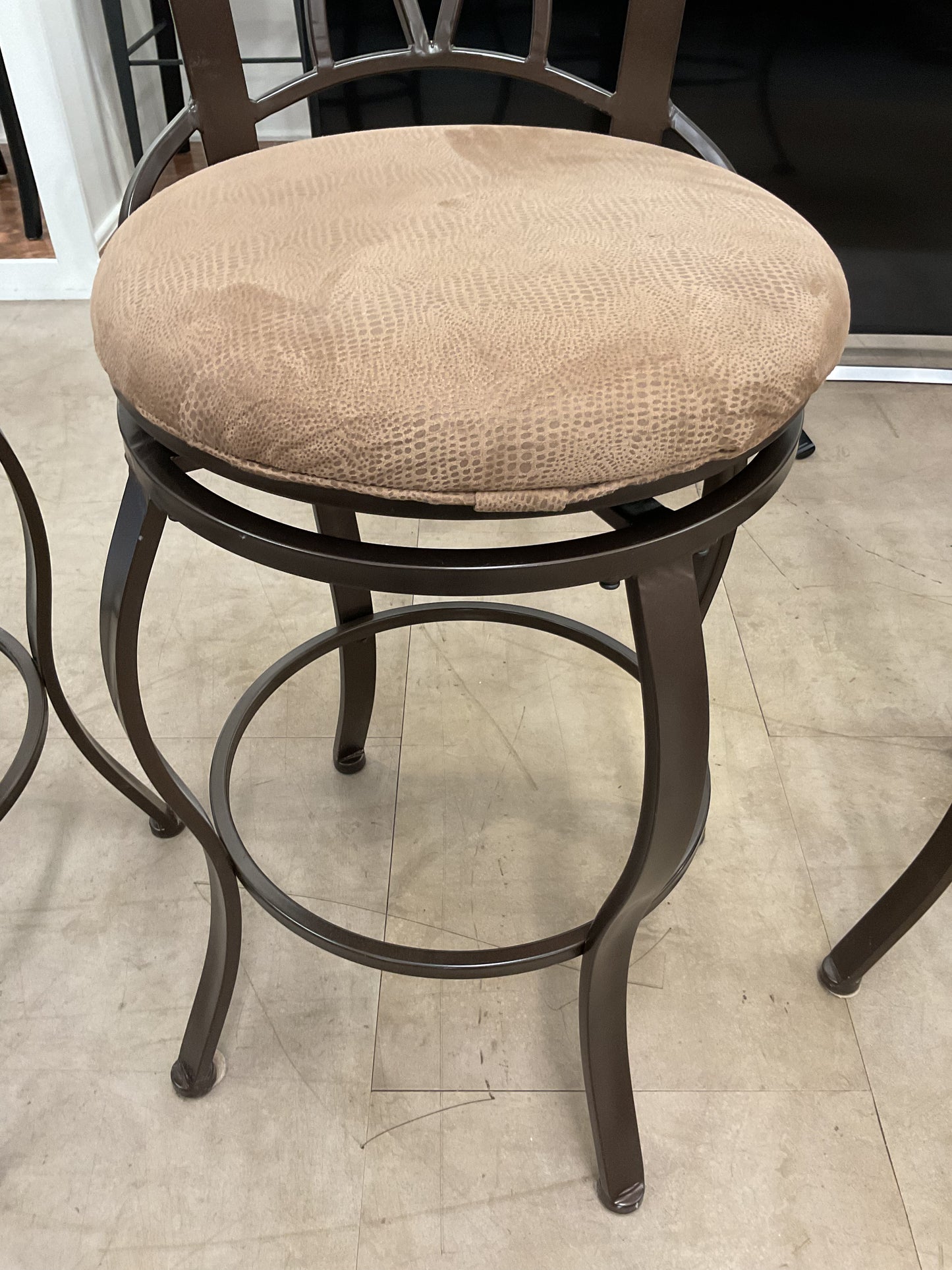 Curved Swivel Stools