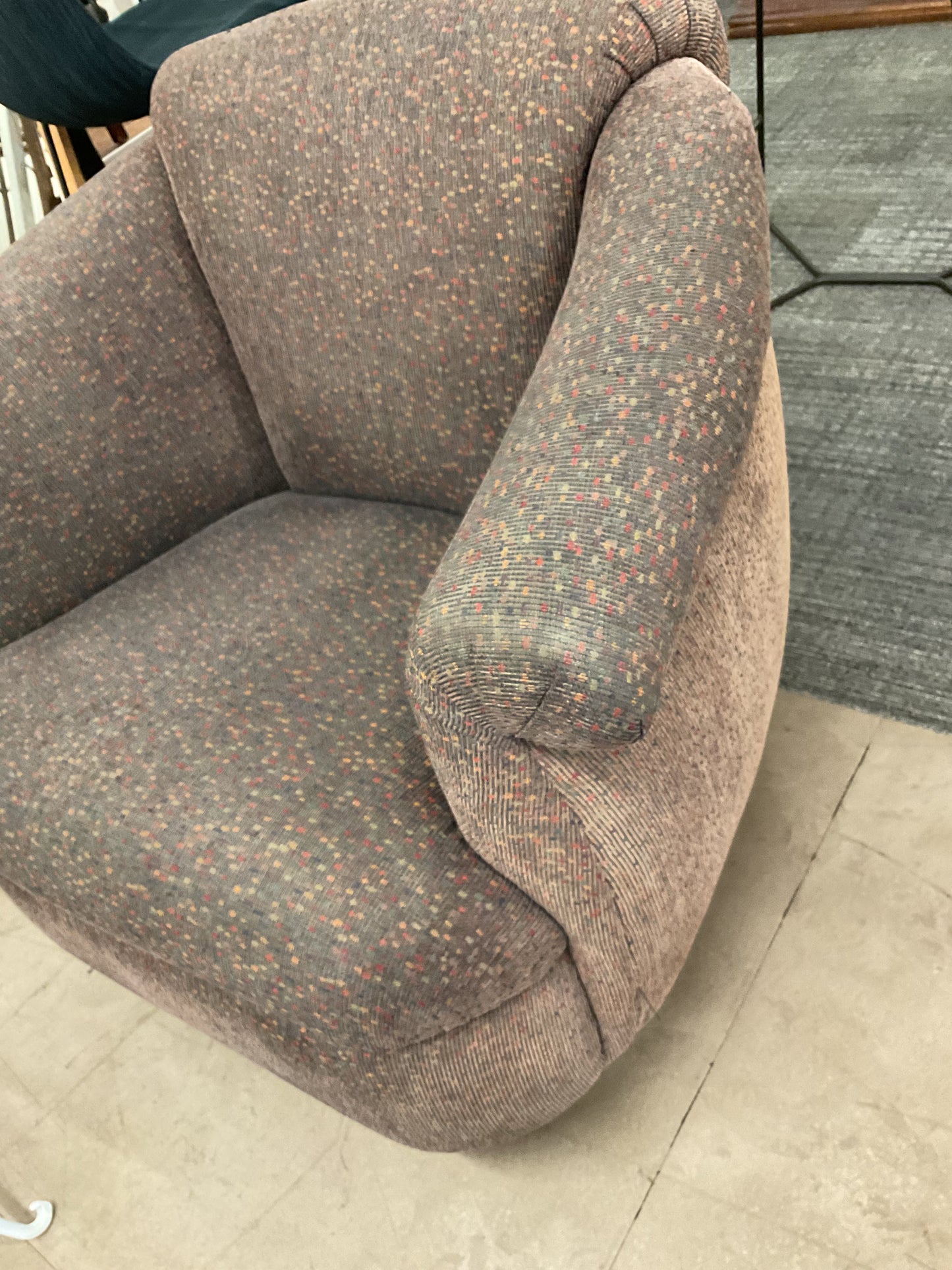 MCM Charcoal Swivel