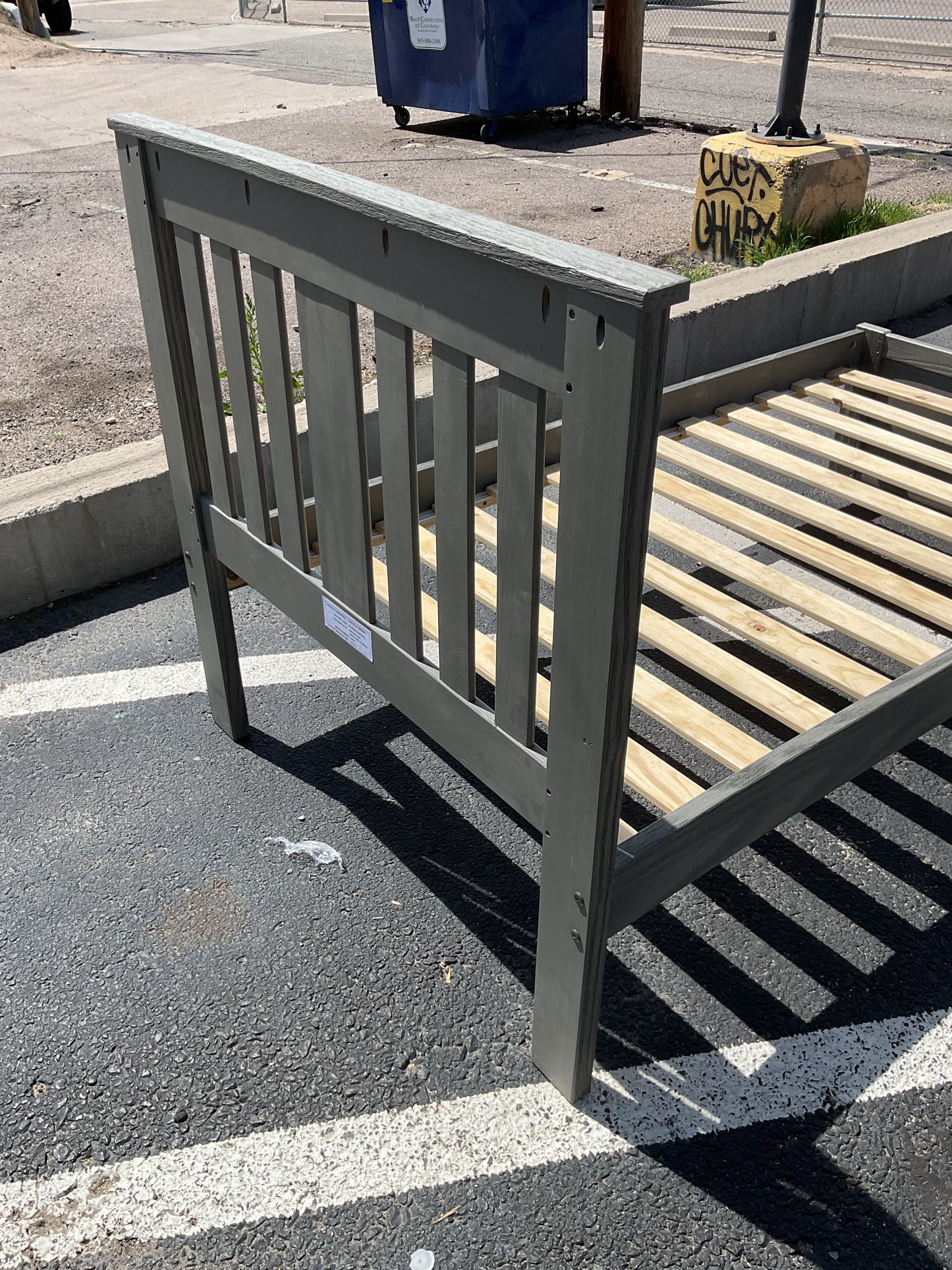 Twin York Plat Bed (B160)