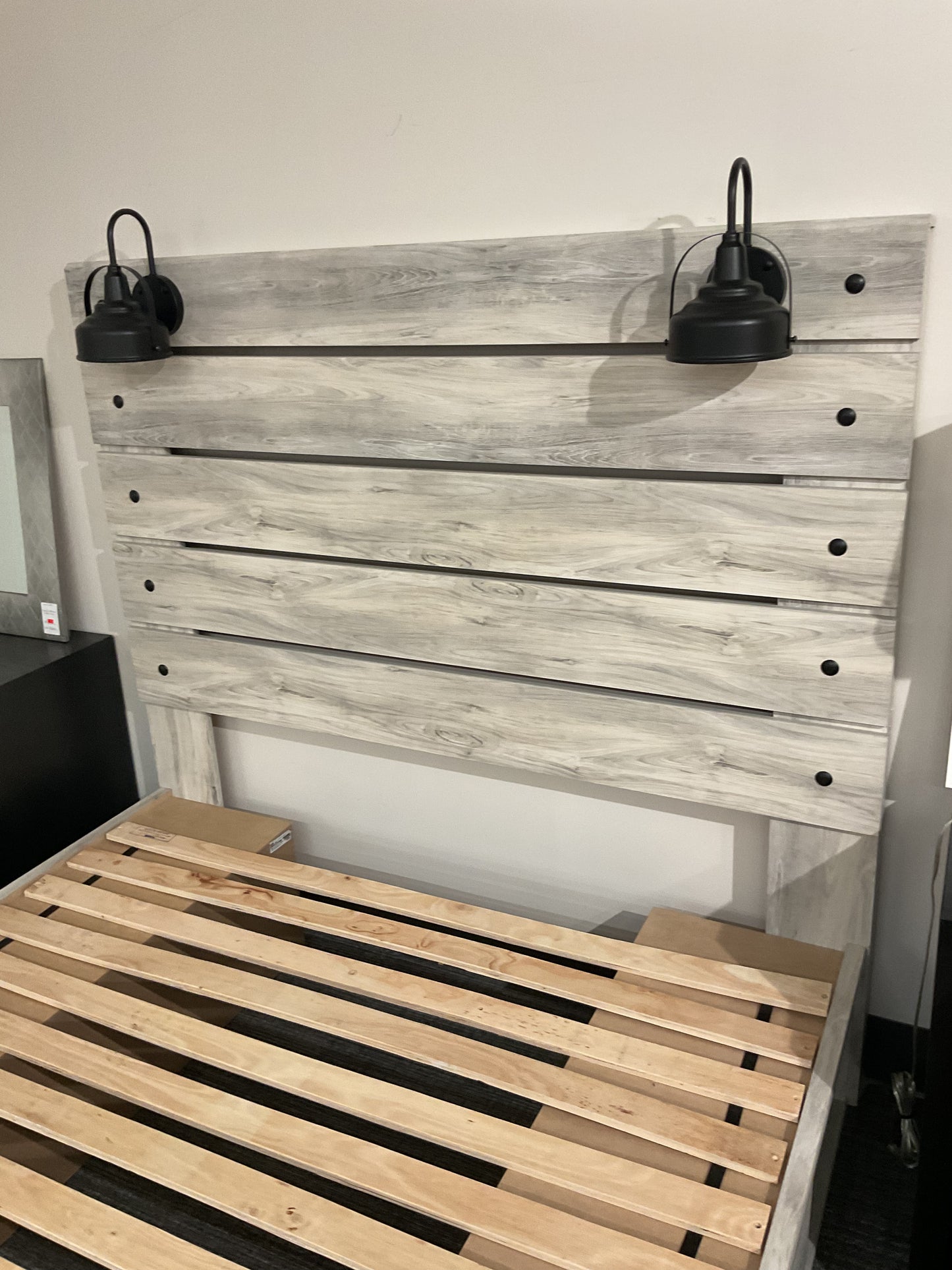 Cambeck Whitewash Queen Bedframe (B165)