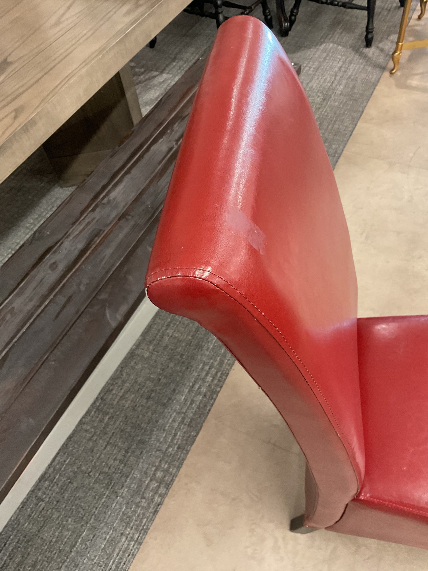 Red Lipstick Chair