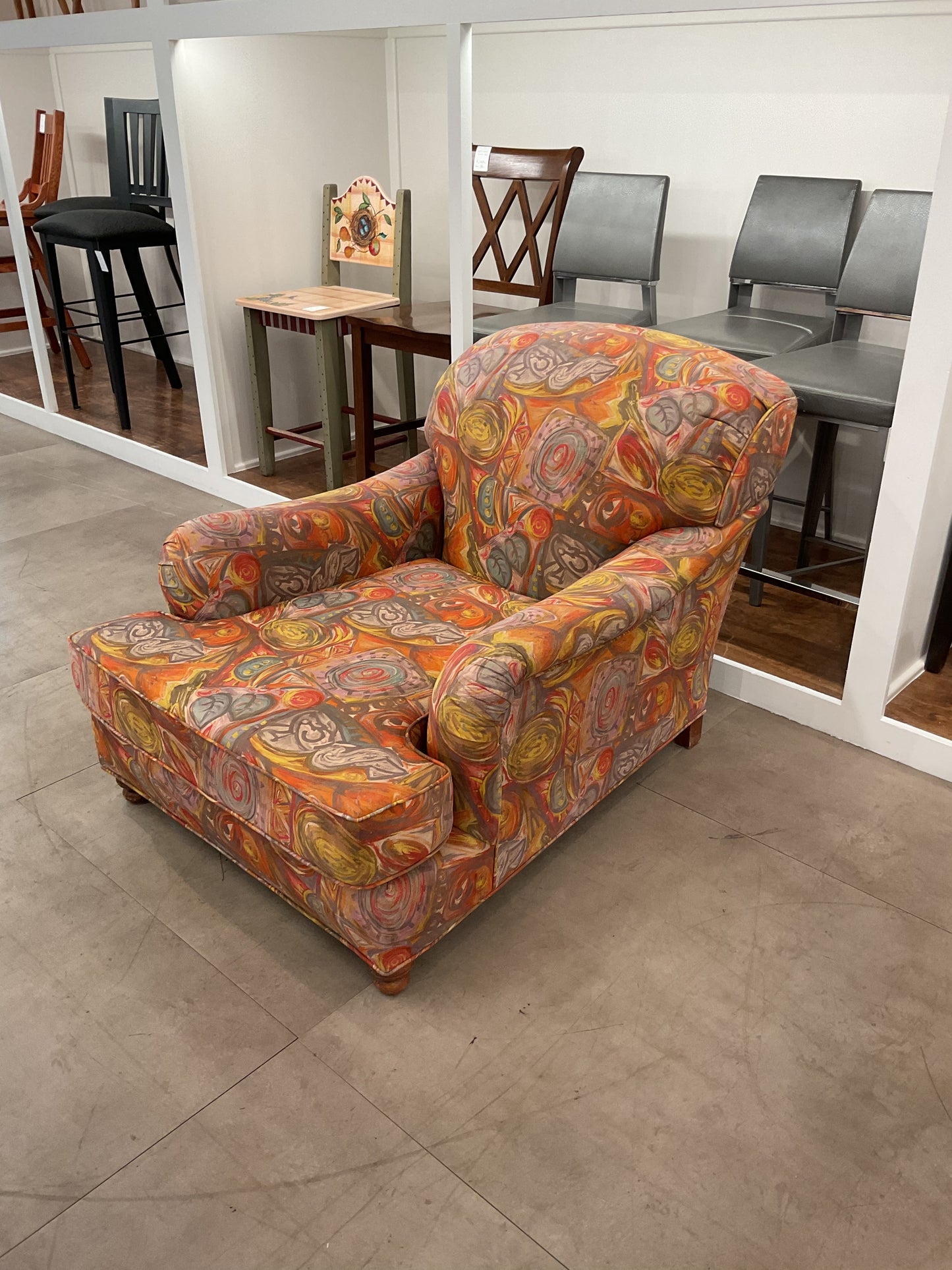 Jazzy Long Neck Chair