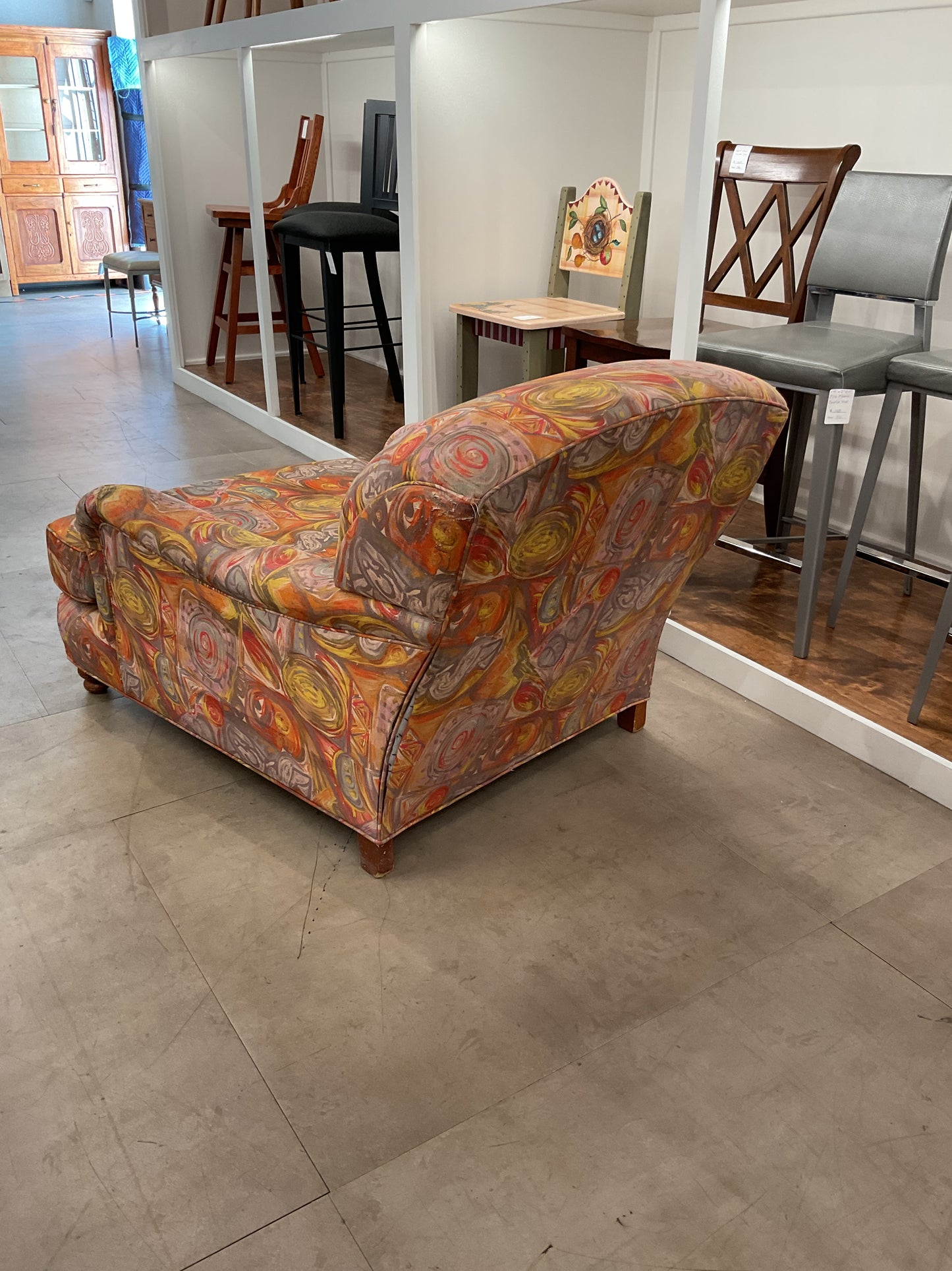 Jazzy Long Neck Chair