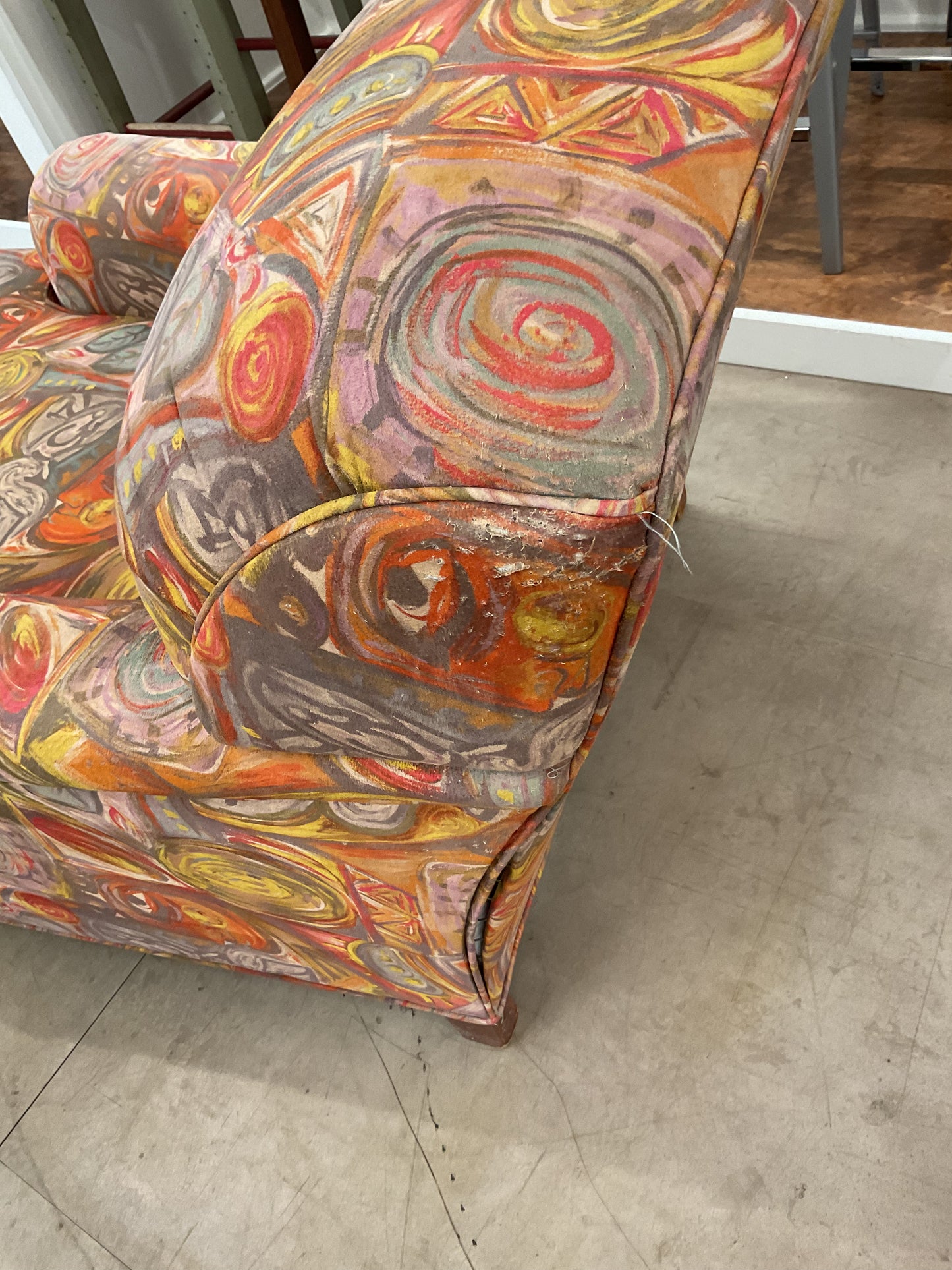 Jazzy Long Neck Chair
