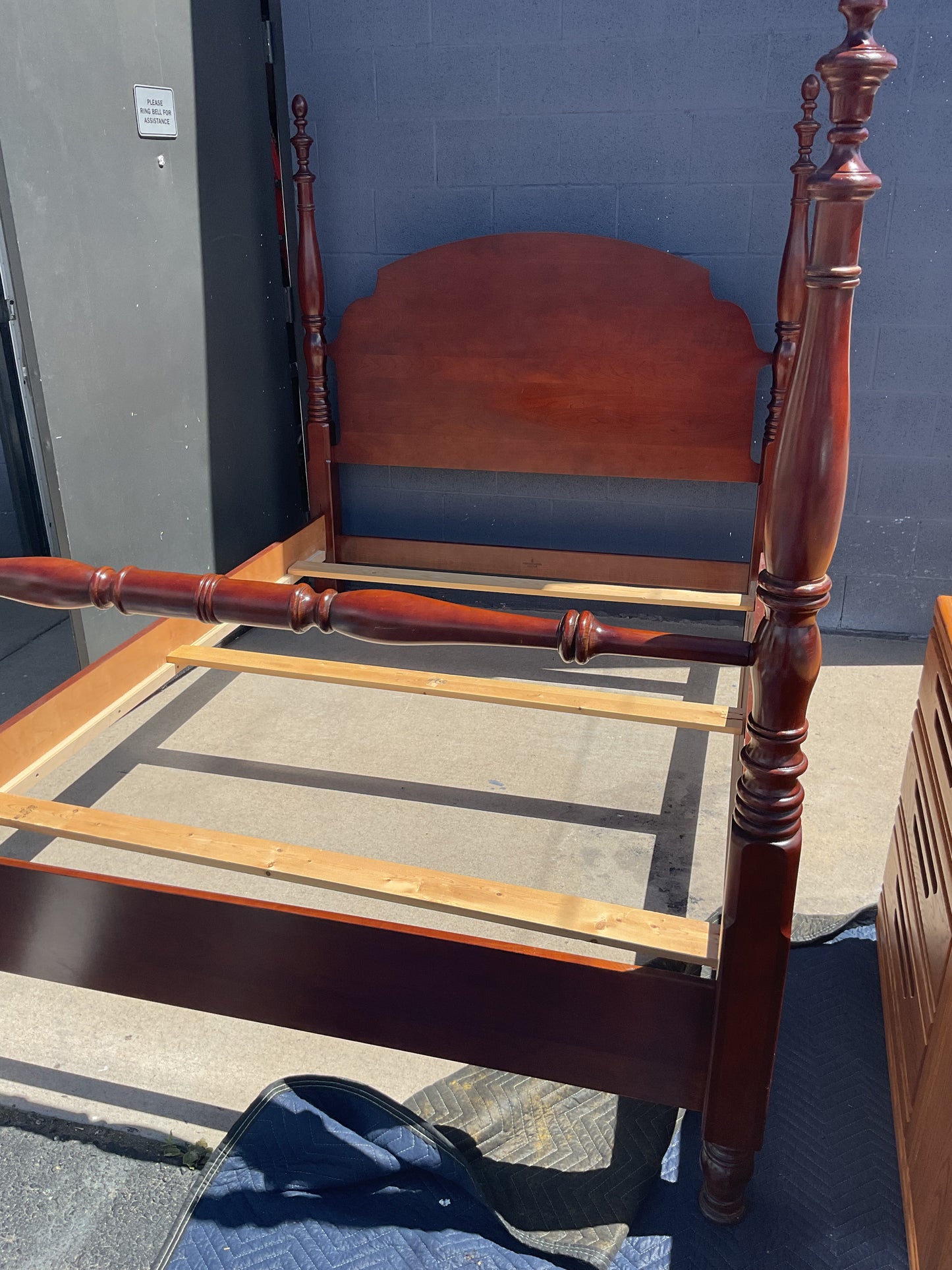 Pennsylvania House Queen Bed Frame (B172)