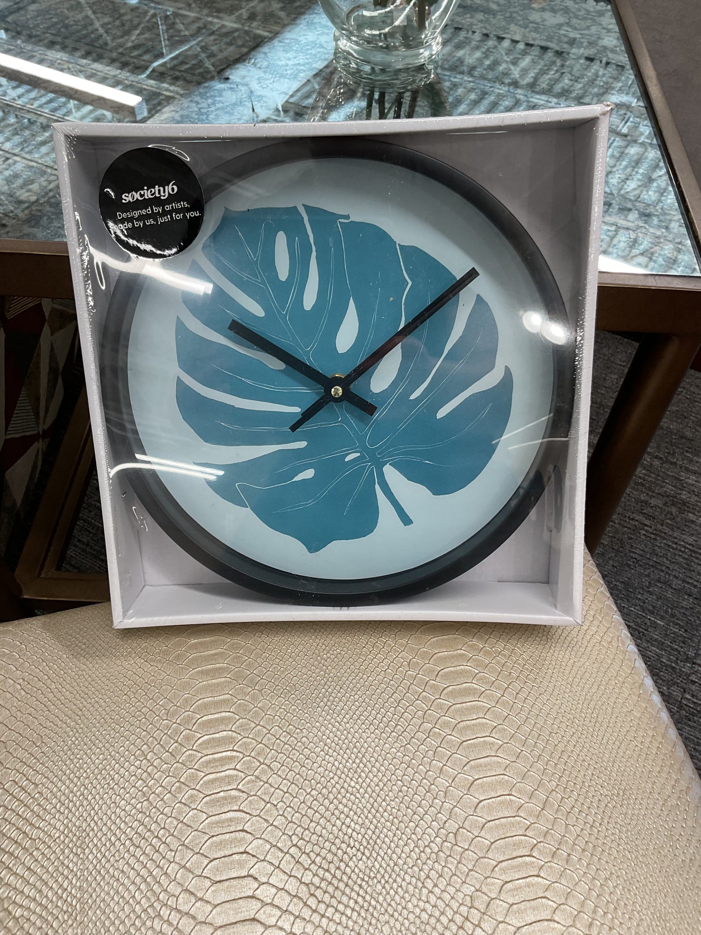 Blue Leaf Clock