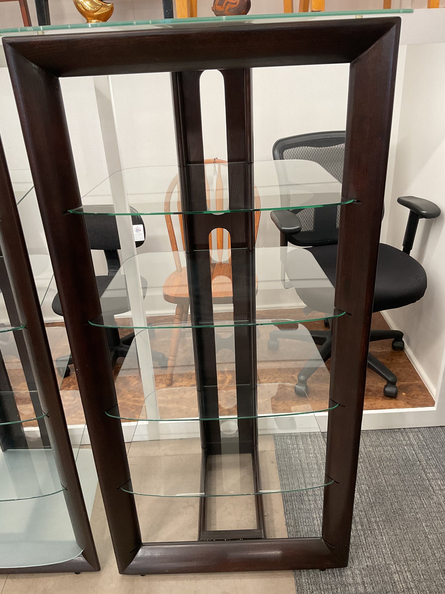 Glass Shelving Unit/missing bottom glass