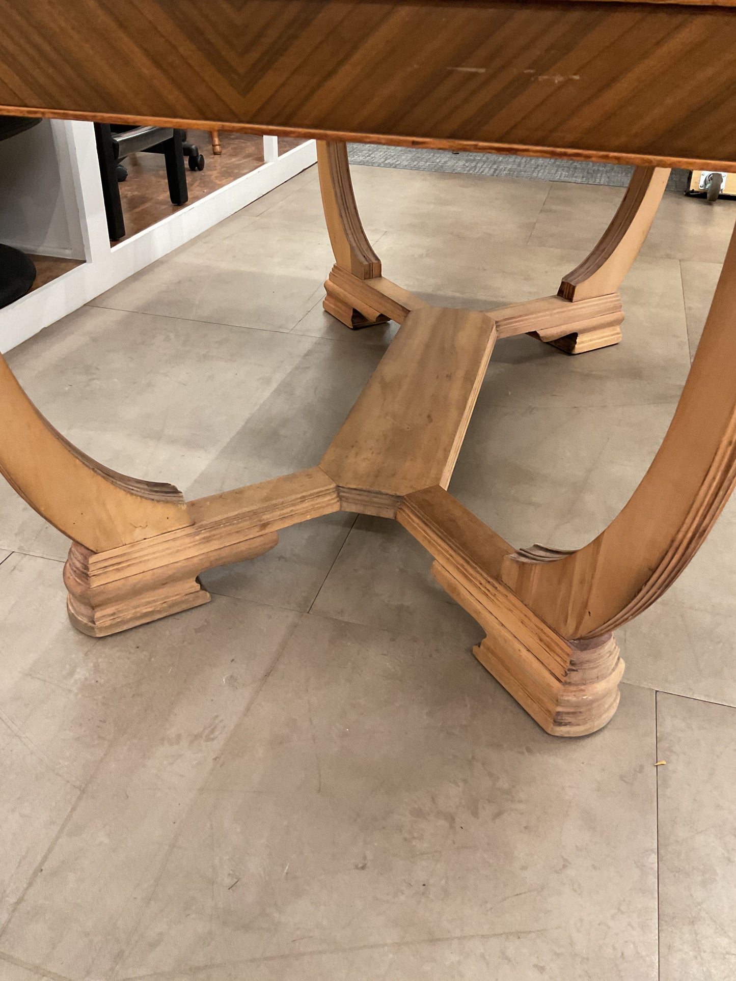 MCM Extendo Table