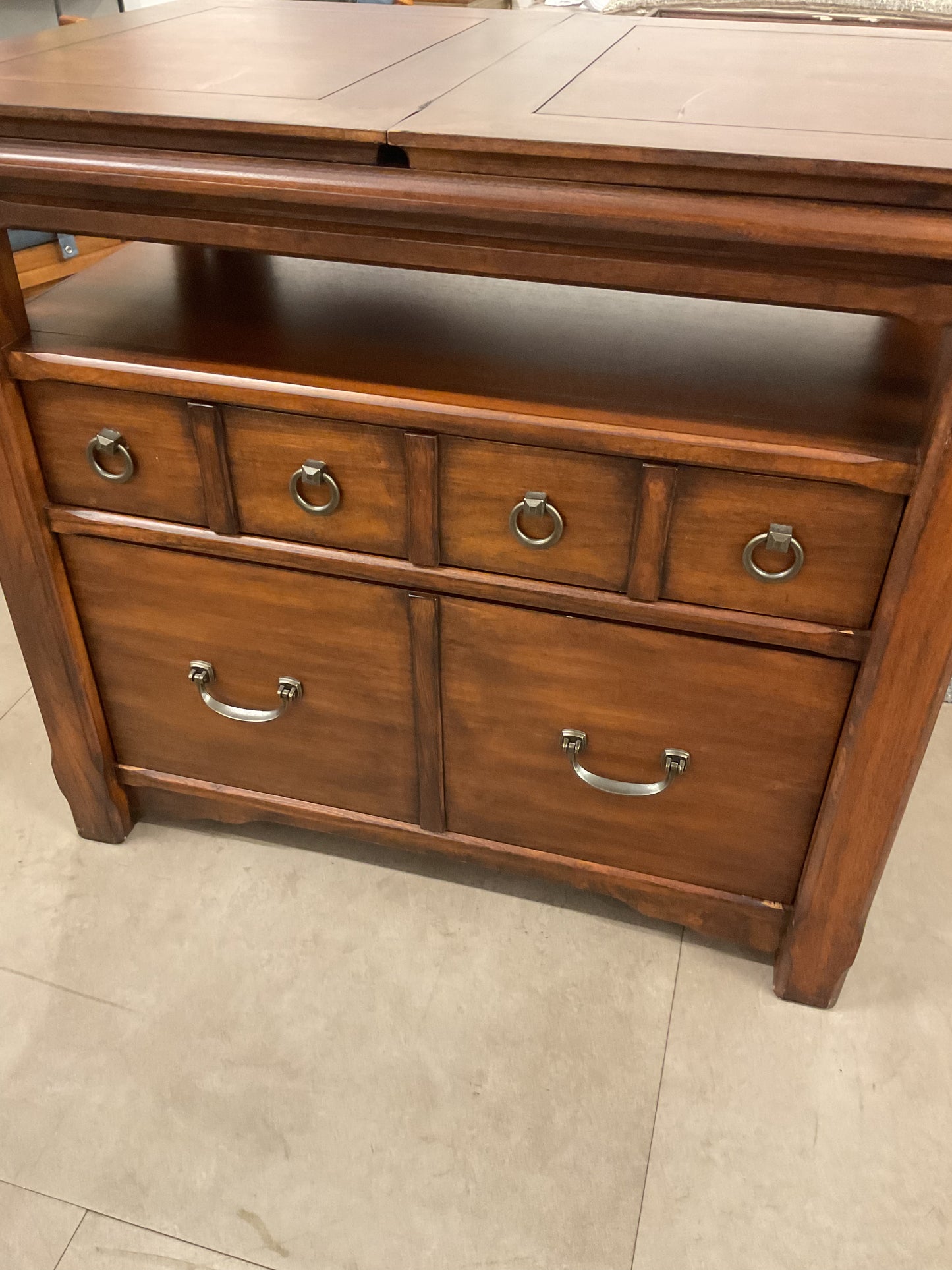 Auburn Extendable Work Station