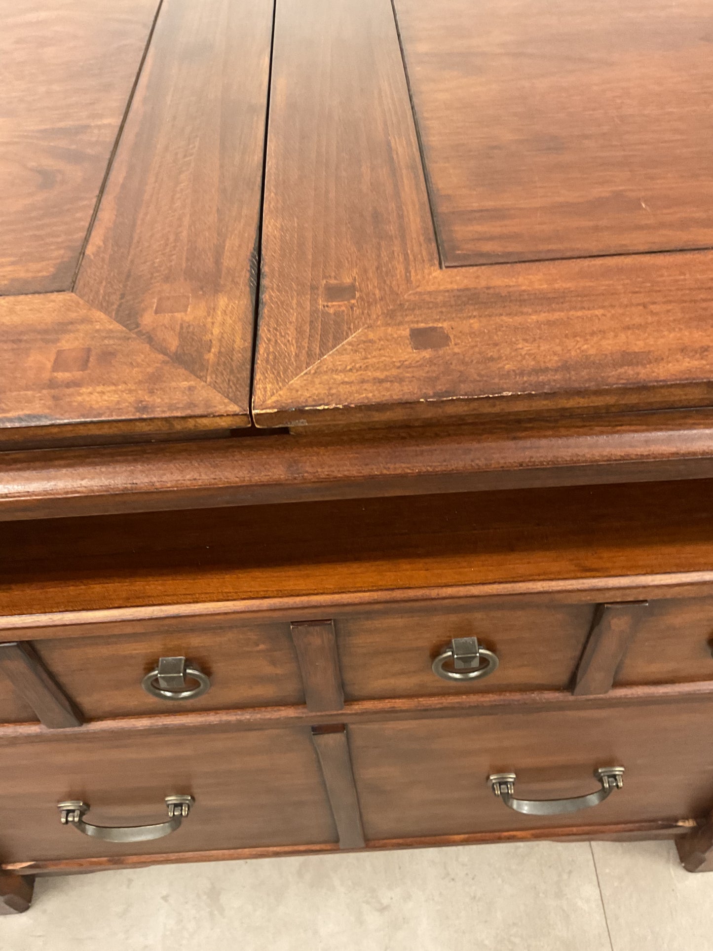 Auburn Extendable Work Station