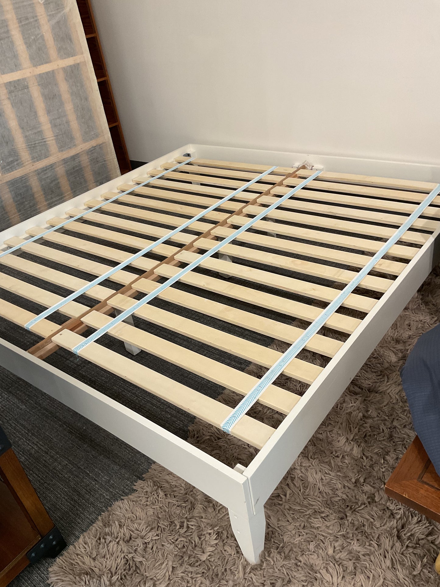 W.E King Platform Frame White (B189)