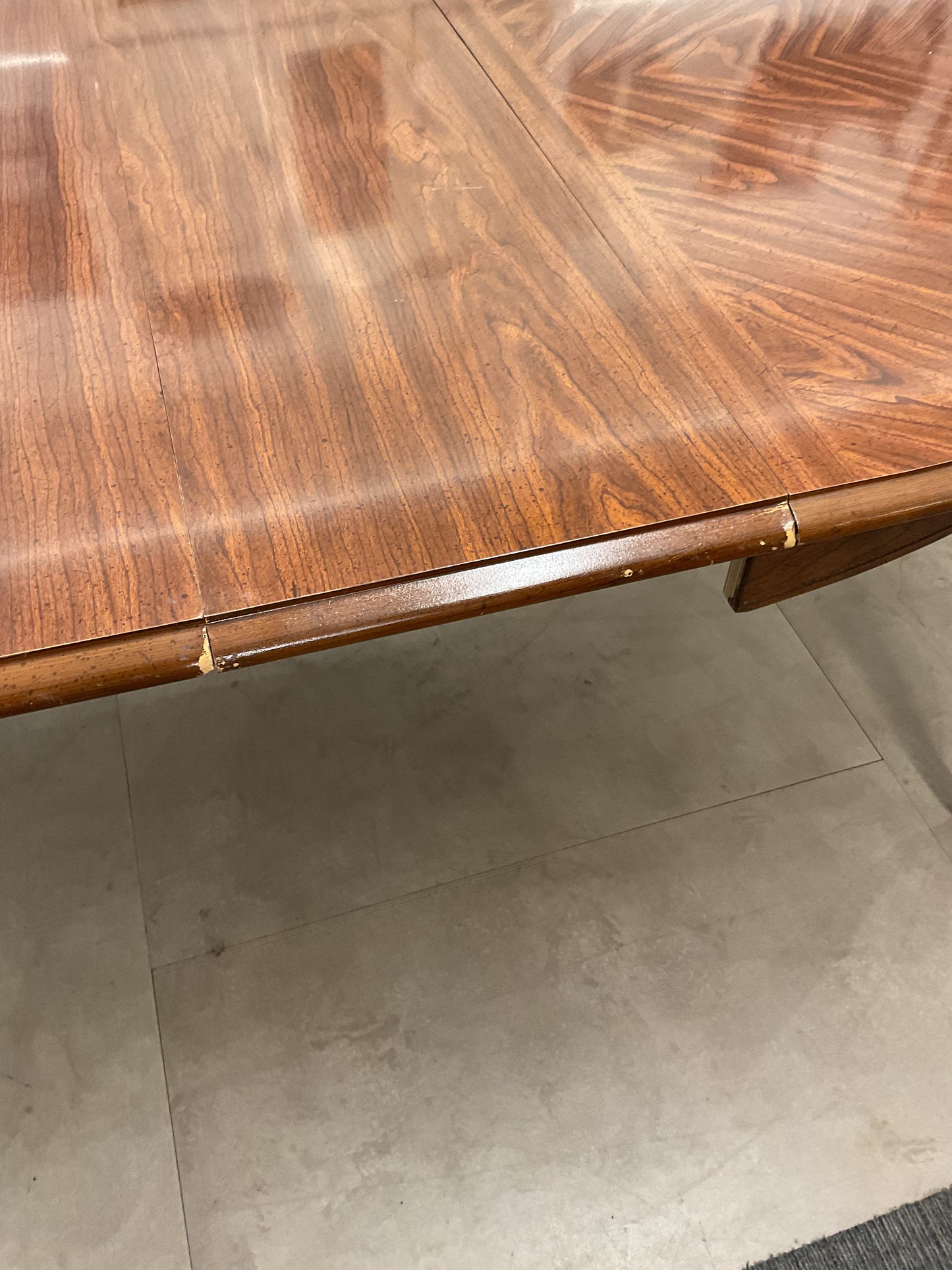Arrowhead Table