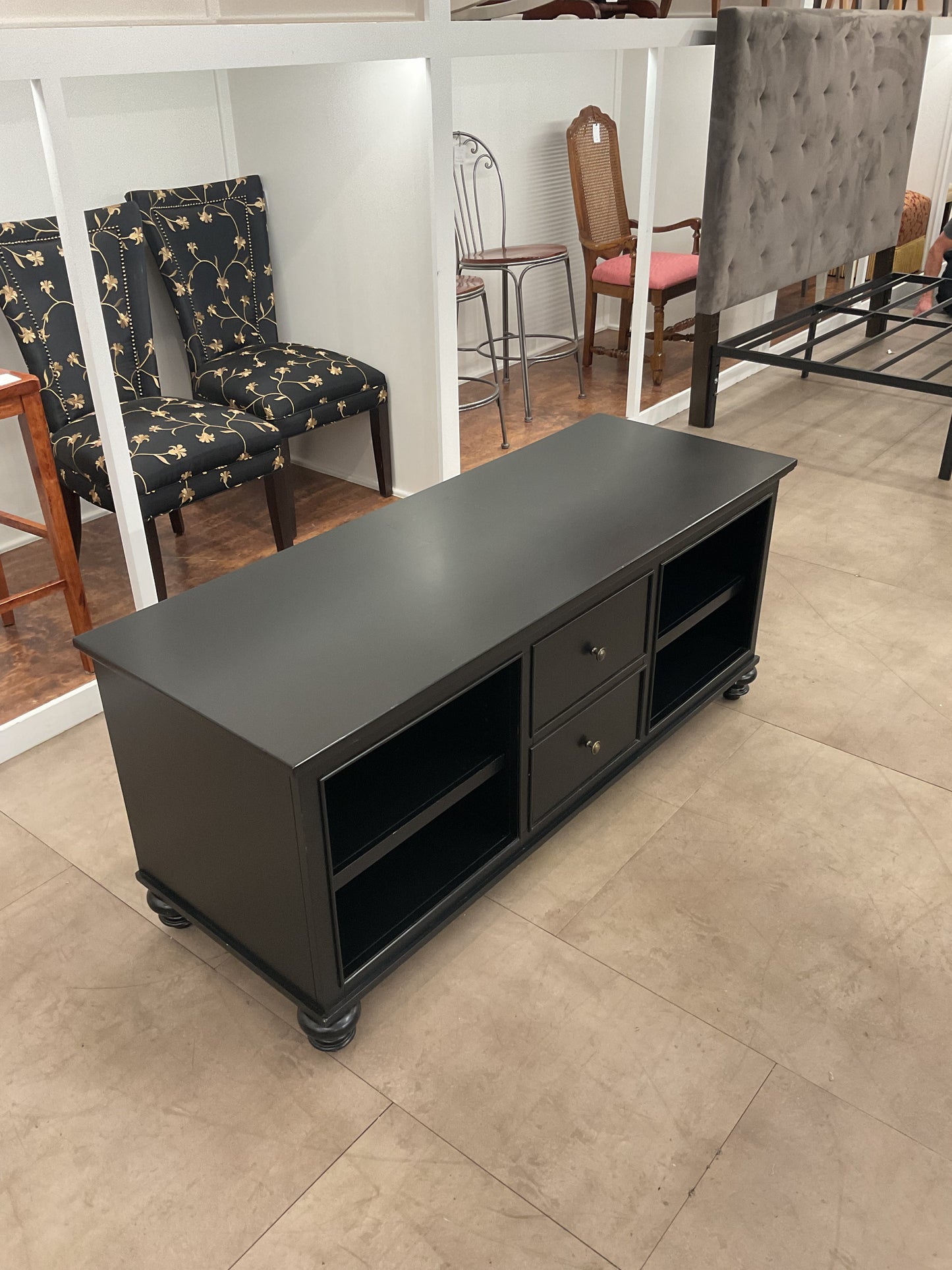 Black Beauty stand