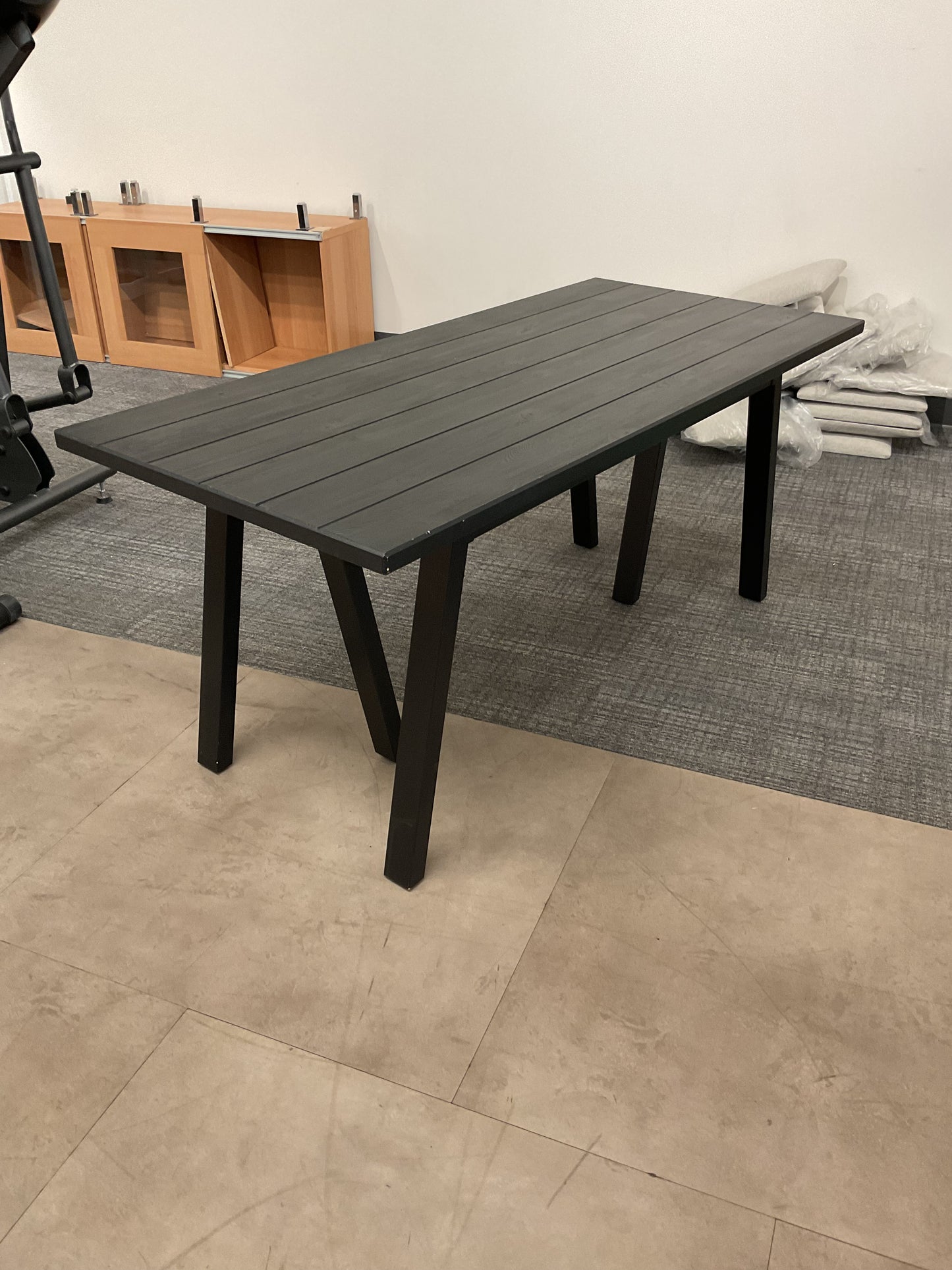 Cute black table