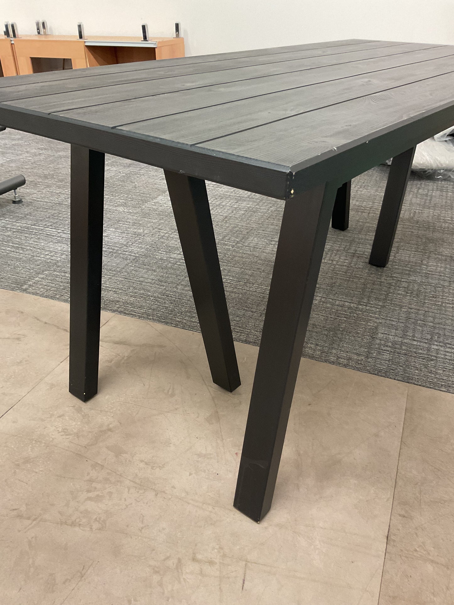 Cute black table