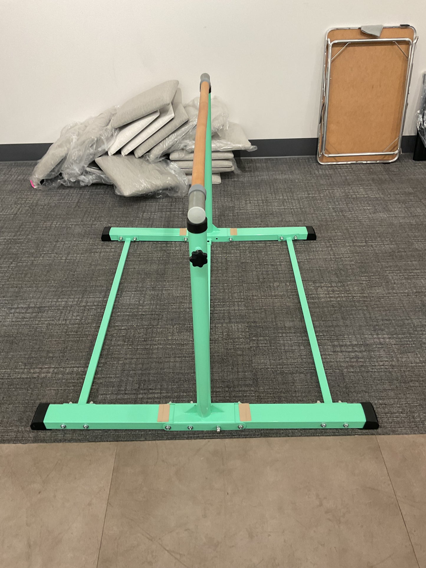 Horizontal training bar